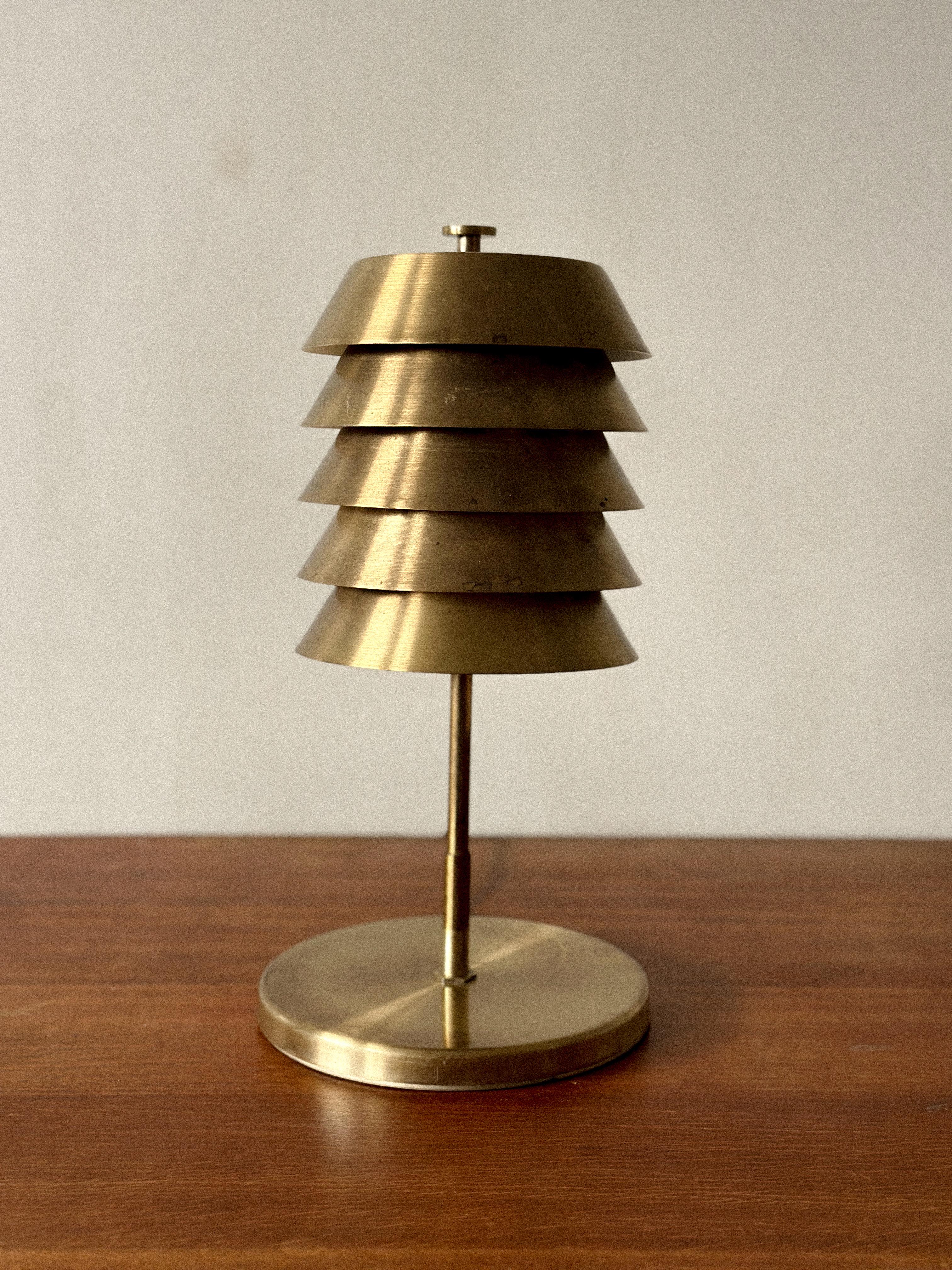 Rare lampe de table en laiton du milieu du siècle, Norvège, c. 1950s en vente 4