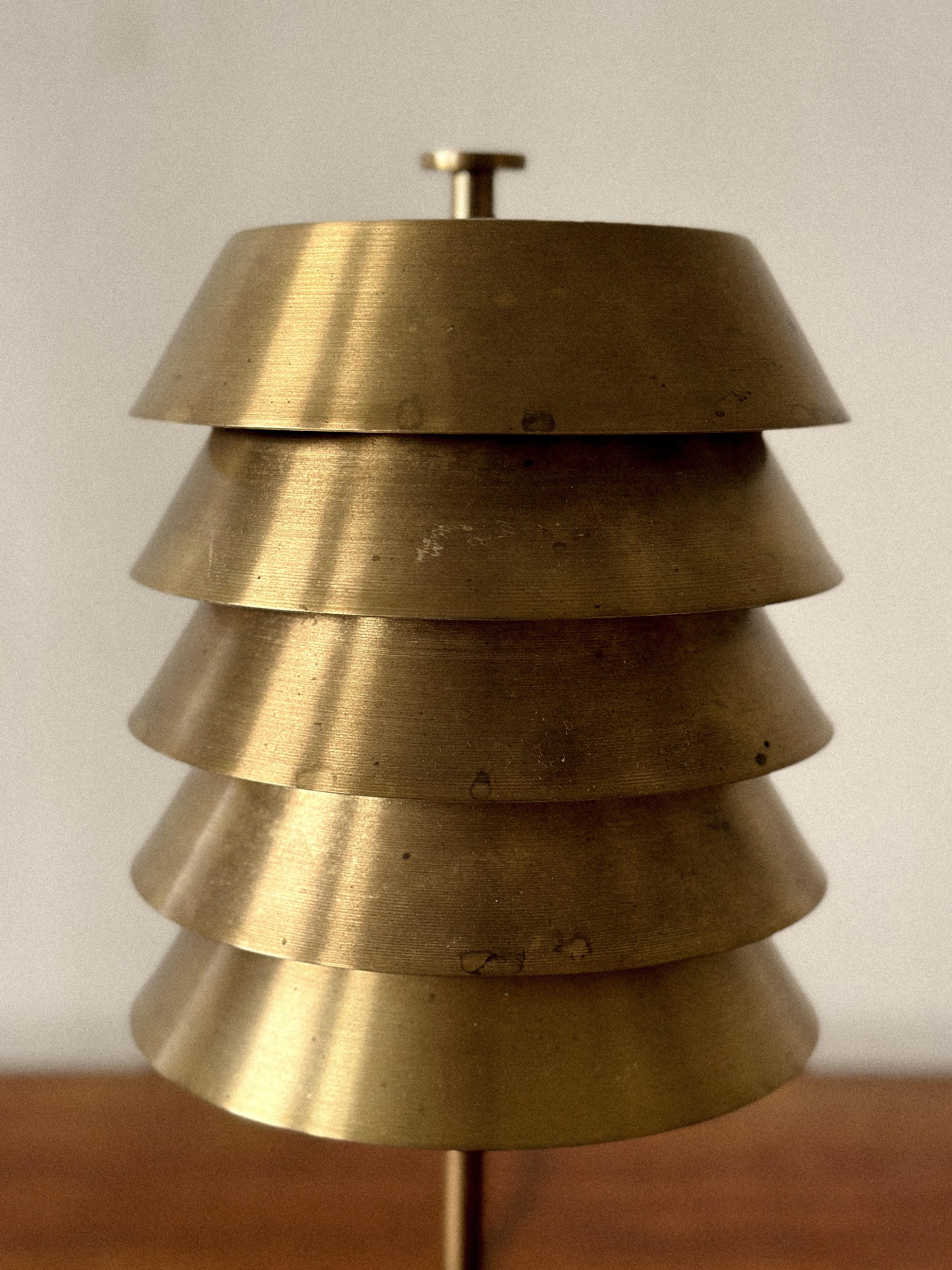 Rare lampe de table en laiton du milieu du siècle, Norvège, c. 1950s en vente 2