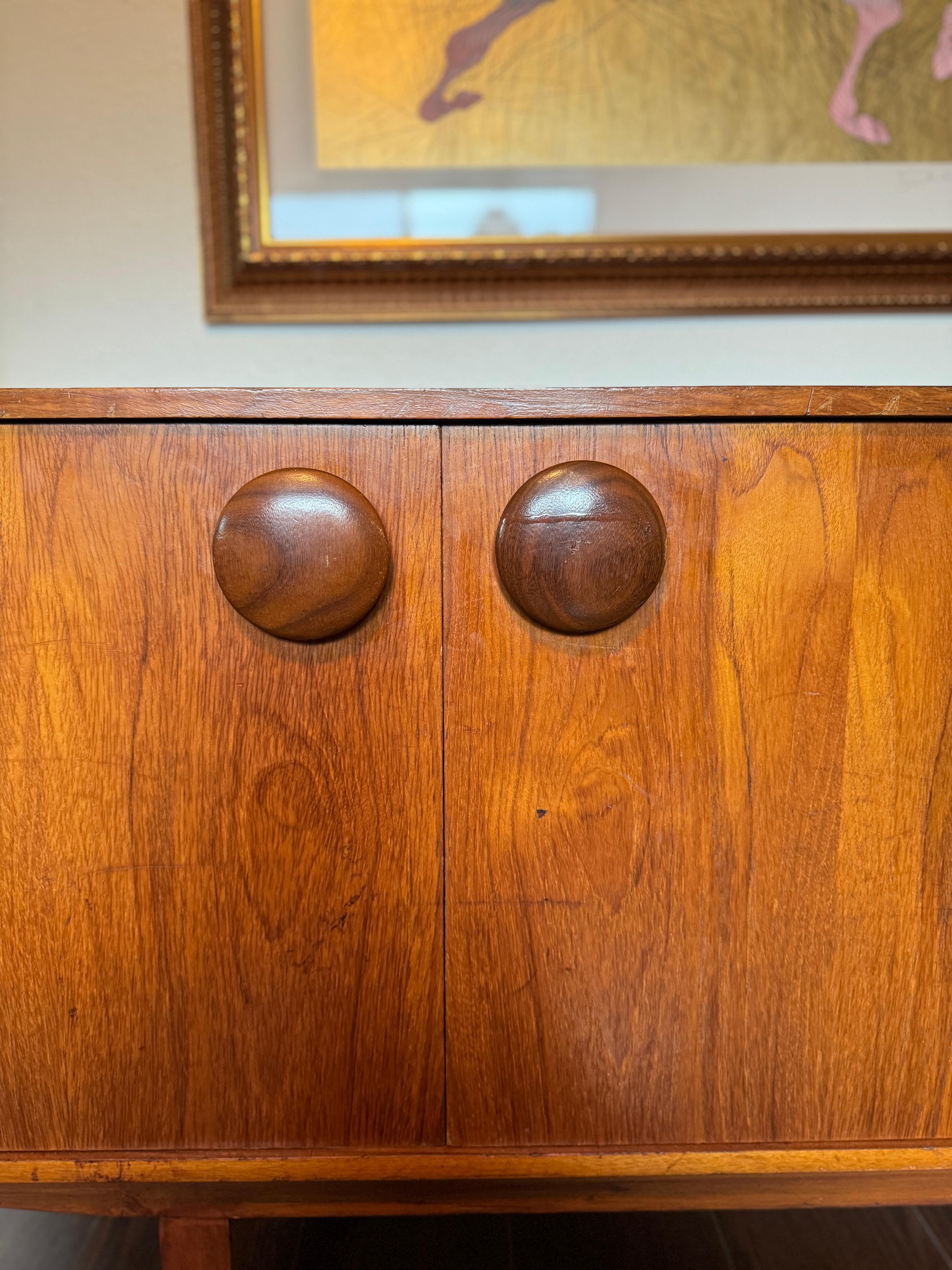 A rare mid century modern sideboard with round wooden pulls, circa 1960s For Sale 2