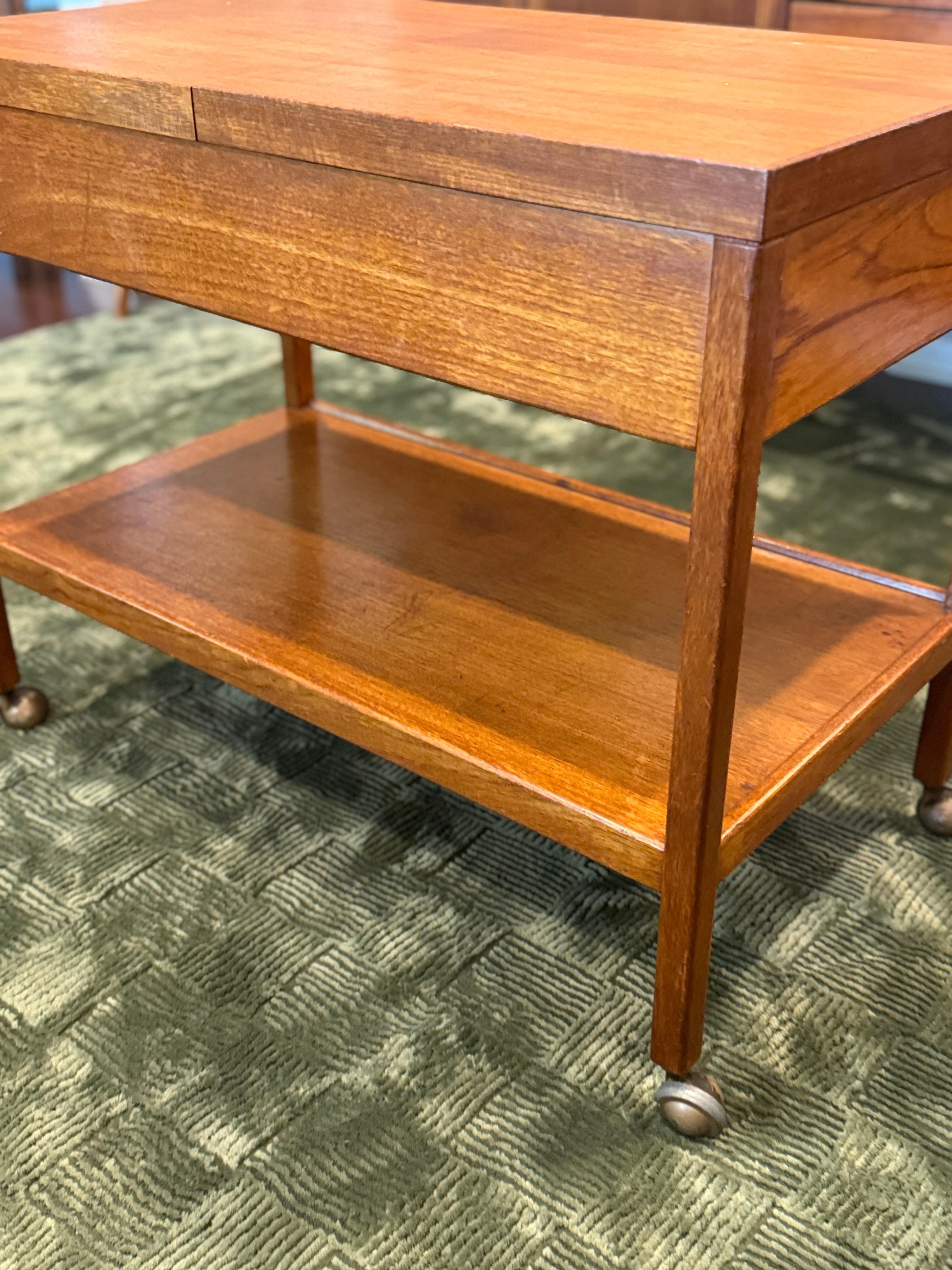 A rare mid century modern teak 2 tier bar or serving cart, circa 1960s For Sale 3