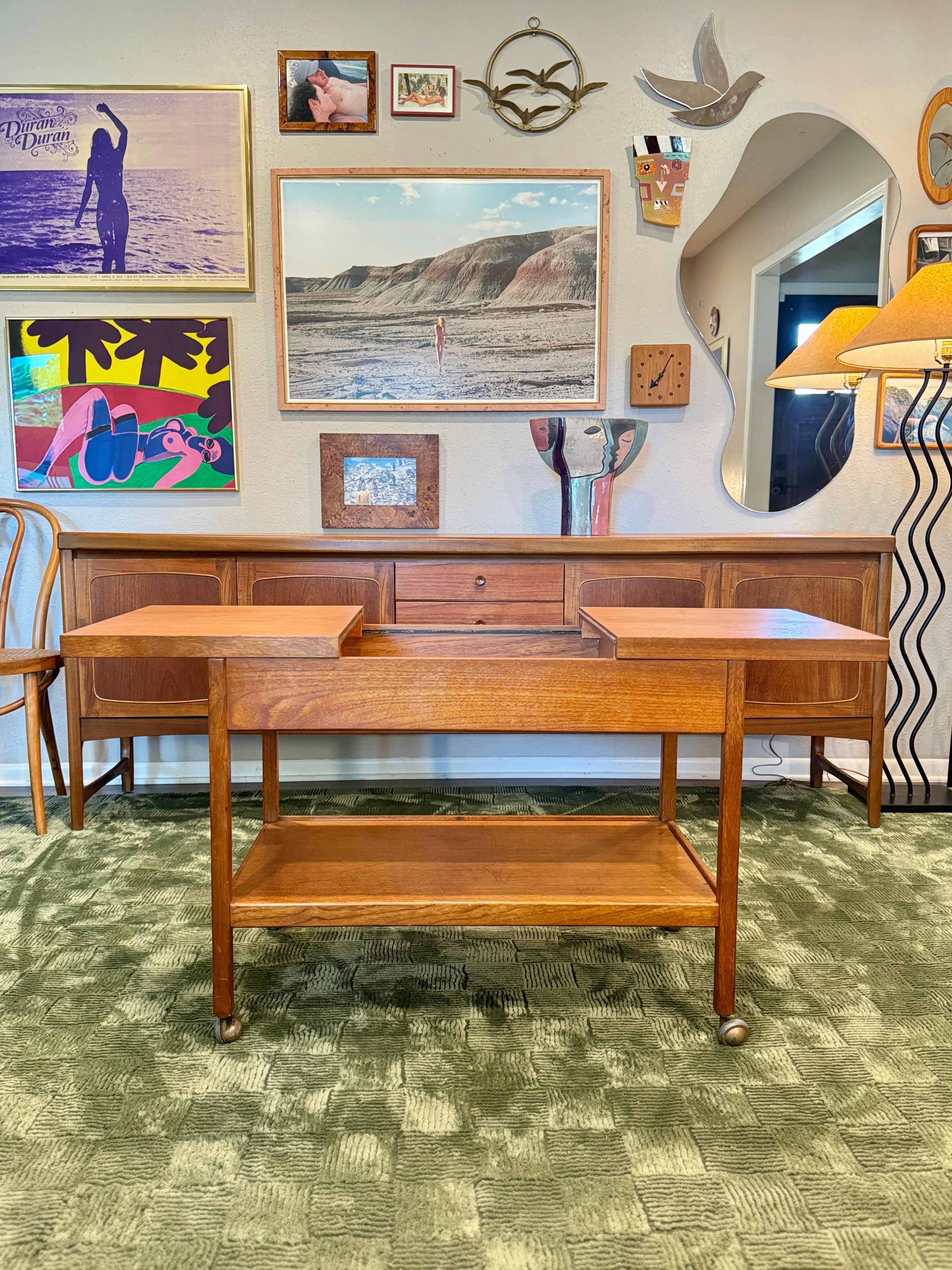 A rare mid century modern teak 2 tier bar or serving cart, circa 1960s For Sale 1