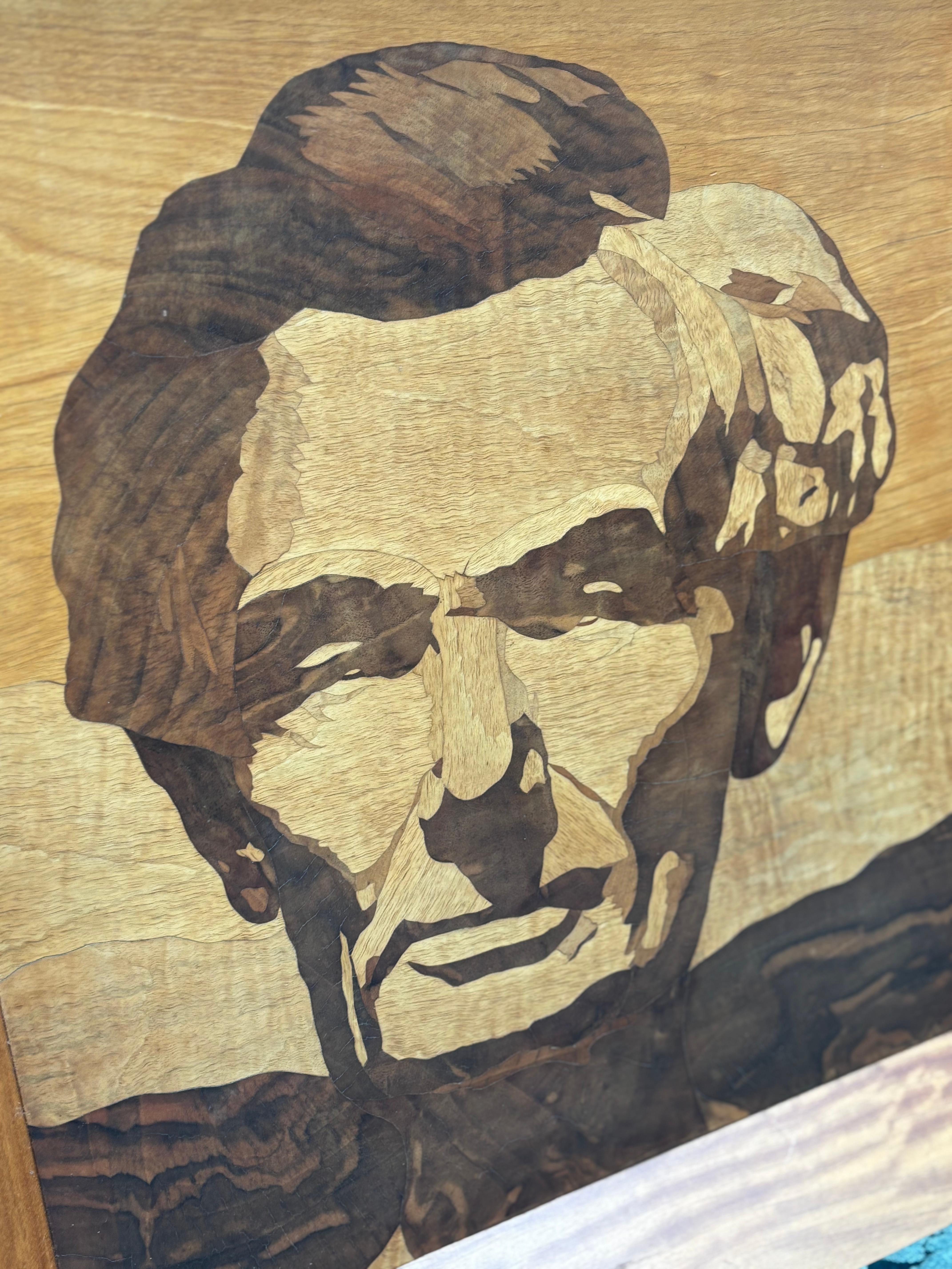 Rare portrait d'Abraham Lincoln exécuté en bois incrusté au milieu du siècle, signé K.Wood. en vente 2