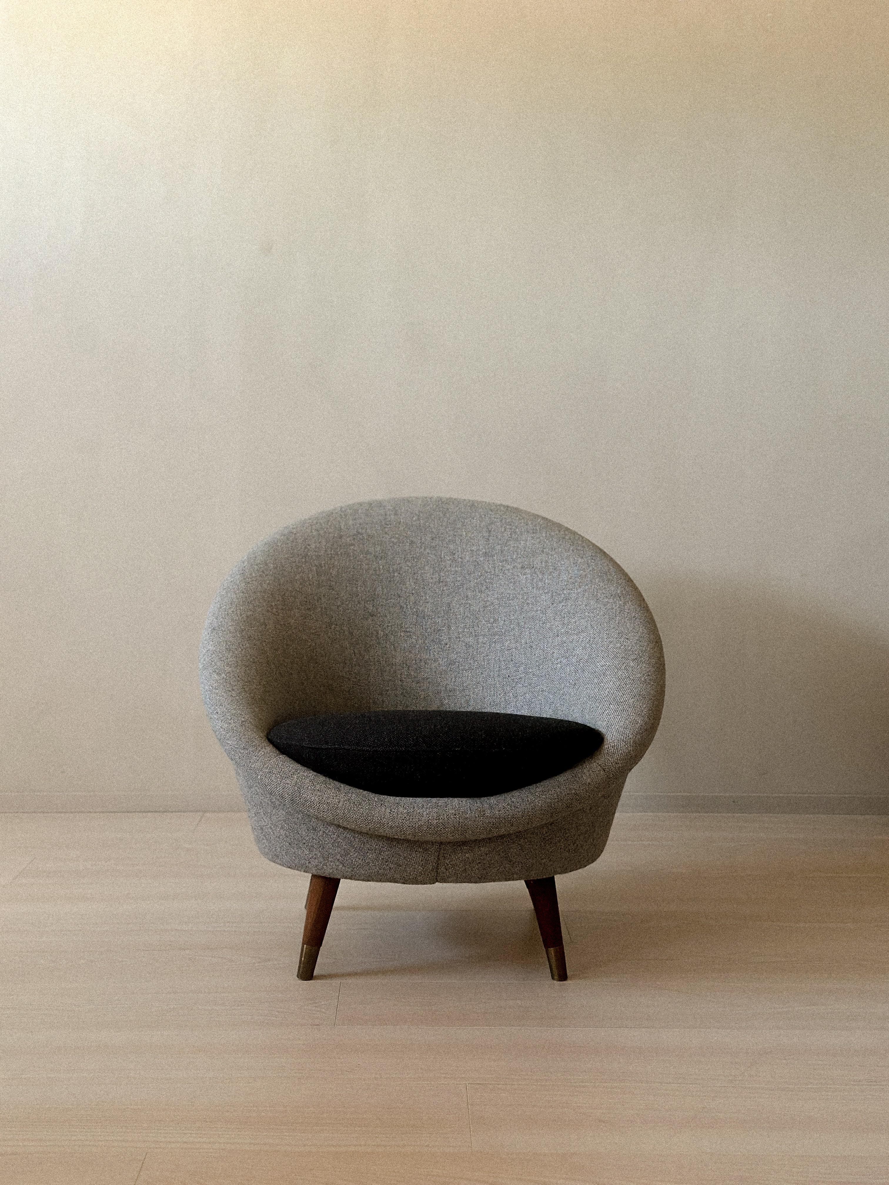 Mid-Century Modern A Rare Mid-Century Scandinavian Egg Chair, Model 