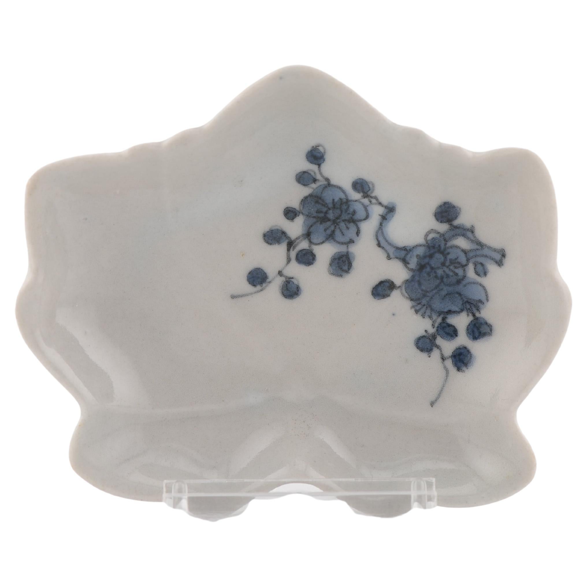 Raro plato en miniatura de hojas de porcelana Ko-Kutani / Ko-Imari del periodo Edo del siglo XVII