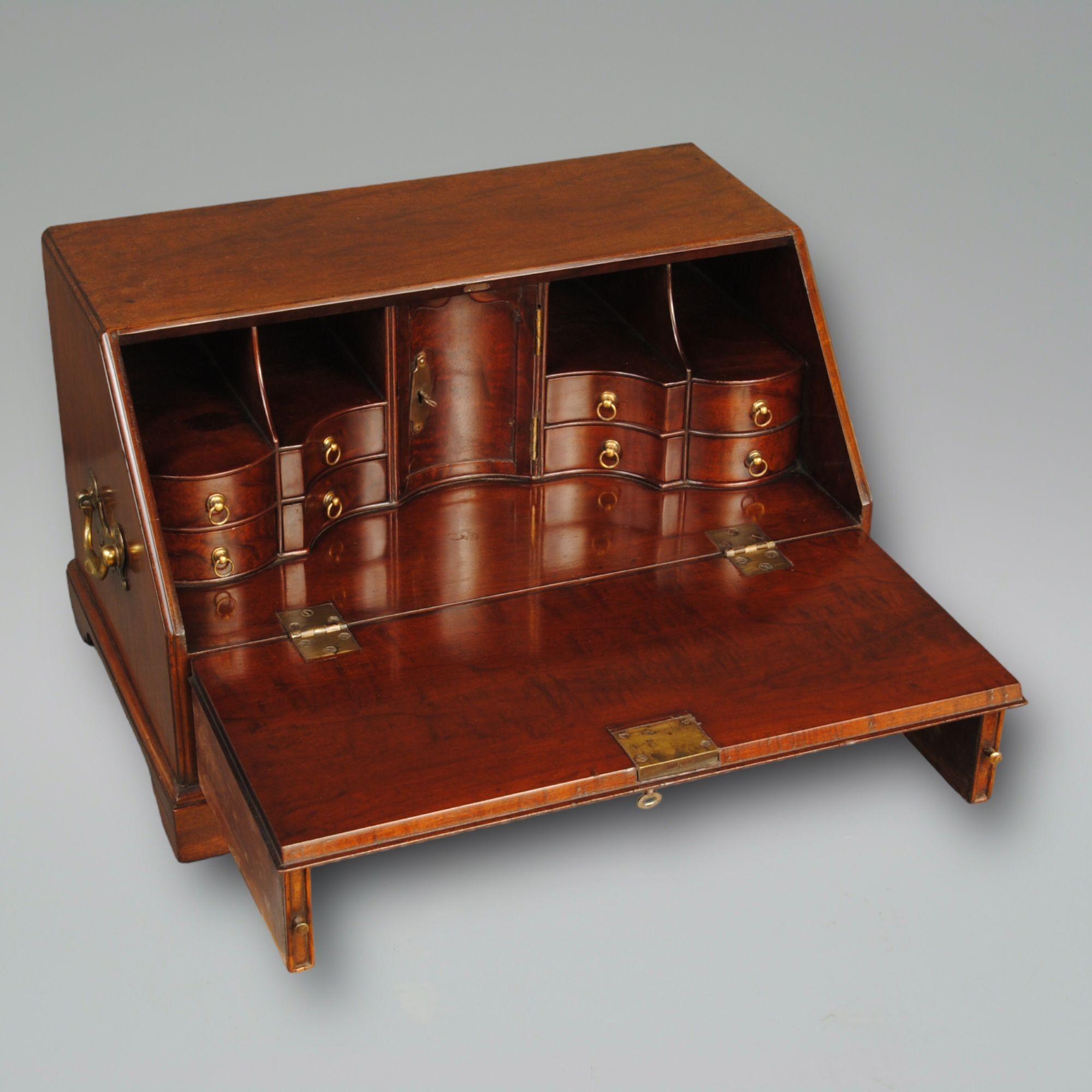A Rare Miniature 18th Century Mahogany Table Bureau In Good Condition In Lincolnshire, GB