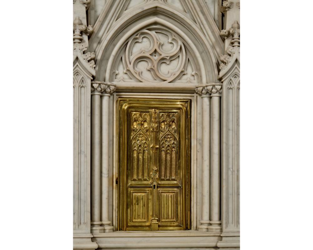 Modèle monumental italien rare de cathédrale en marbre de Carrare sculpté Bon état - En vente à New York, NY
