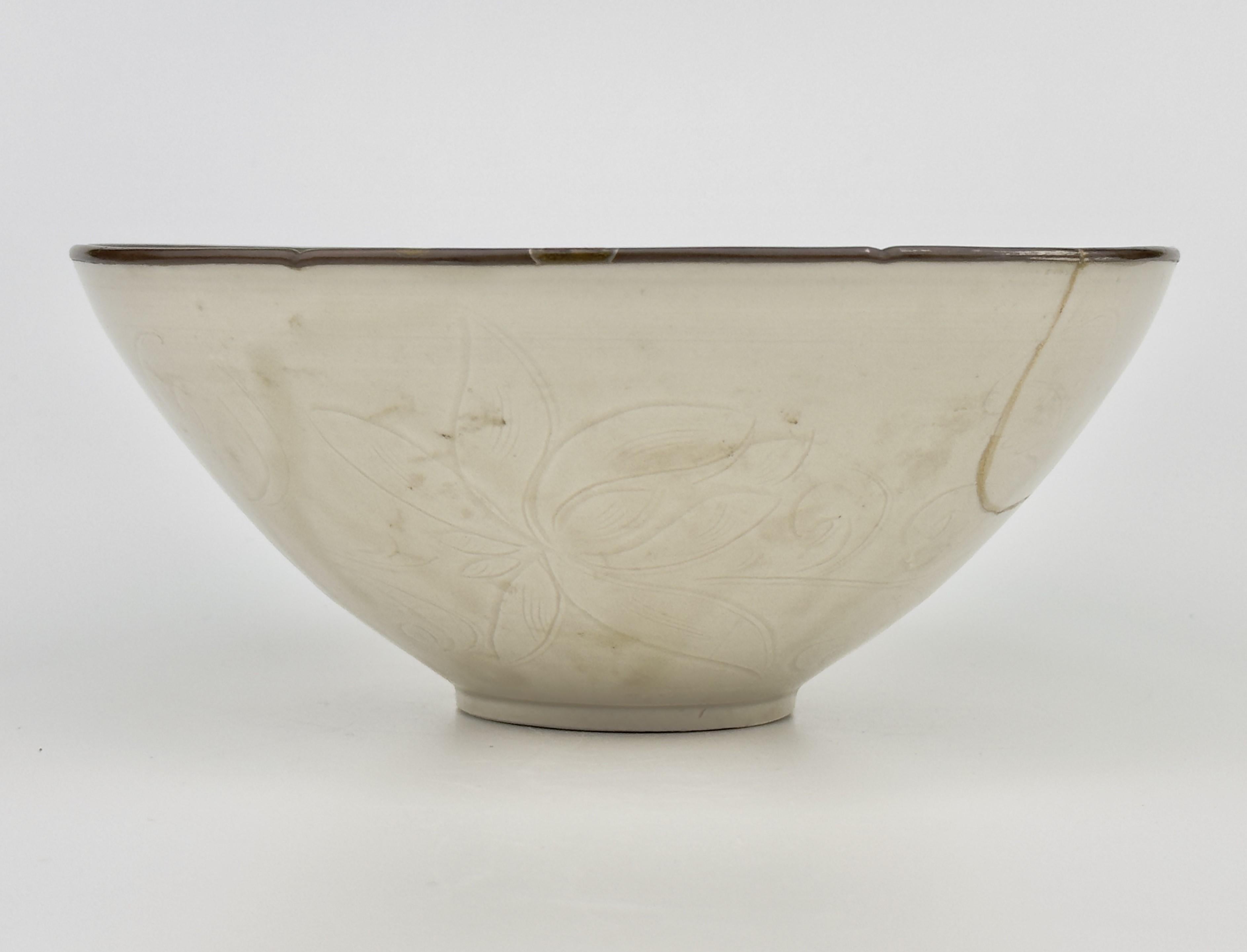 Ceramic A Rare Moulded Dingyao 'Cranes And Fishes' Bowl, Northern Song - Jin Dynasty For Sale