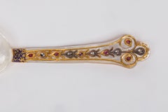 A Rare Mughal Indian Gold and Enamel Mother of Pearl Spoon with Diamonds