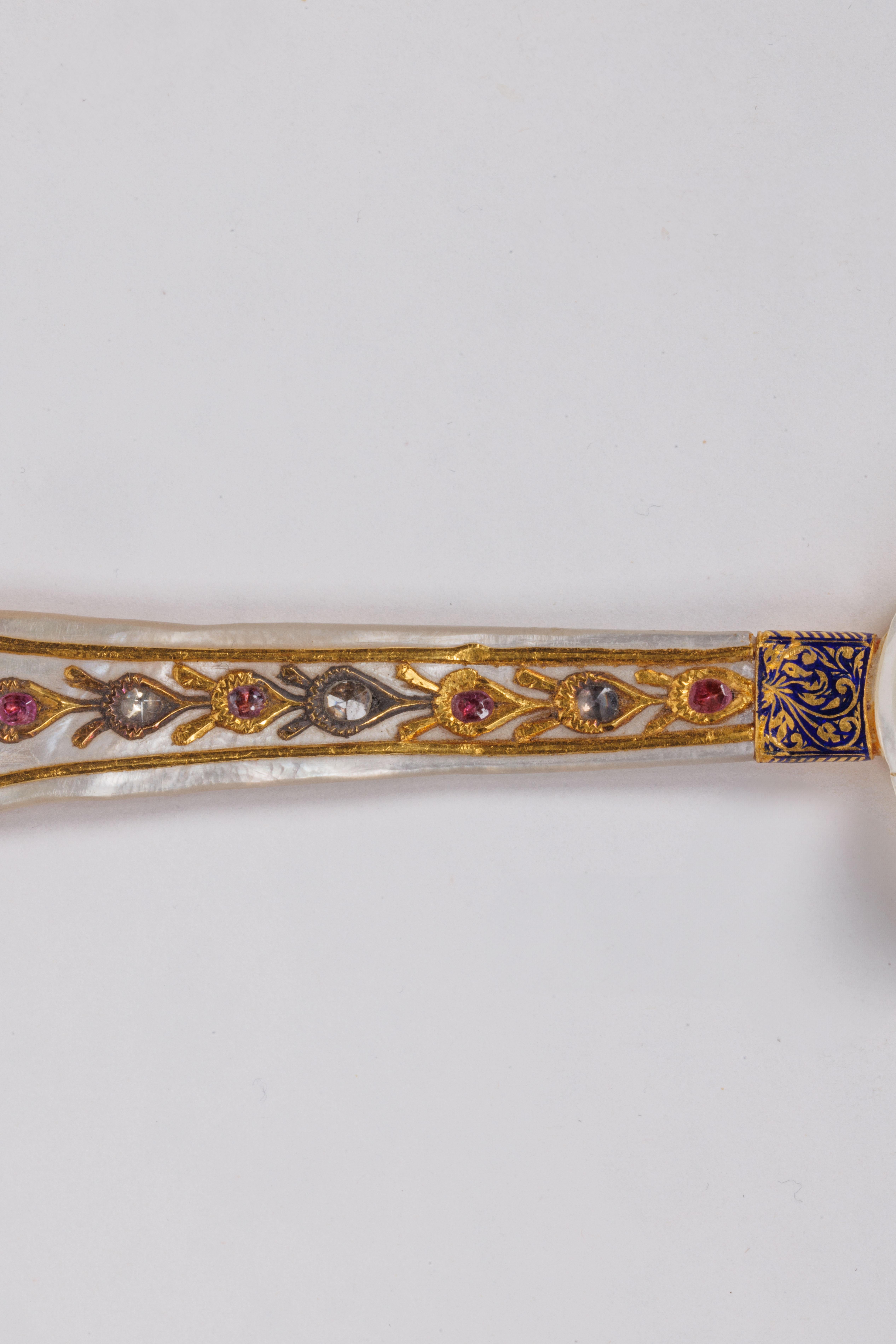 18th Century A Rare Mughal Indian Gold and Enamel Mother of Pearl Spoon with Diamonds For Sale