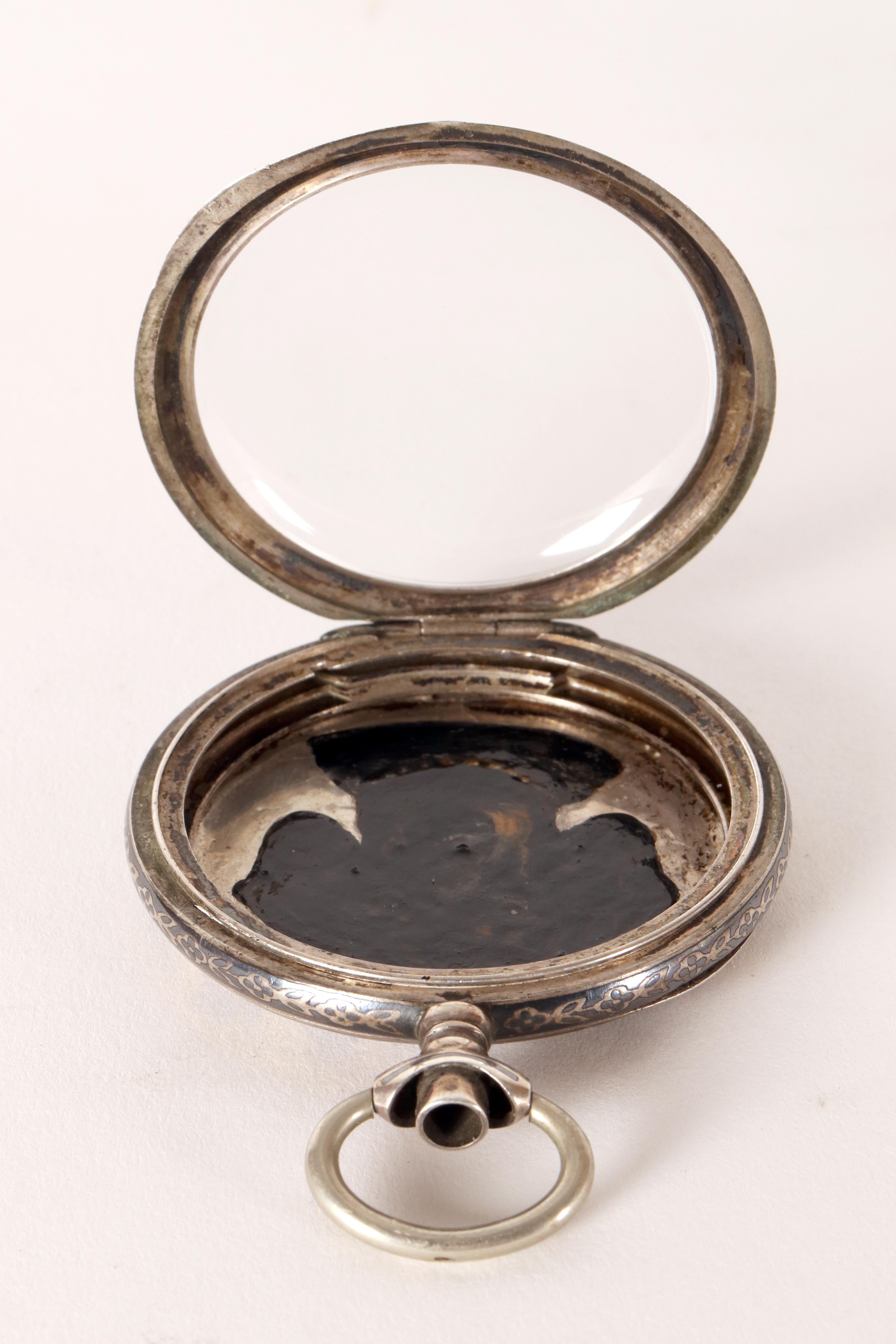Argento Un raro orologio in niello e argento con una scena di caccia. Svizzera, circa 1890 in vendita