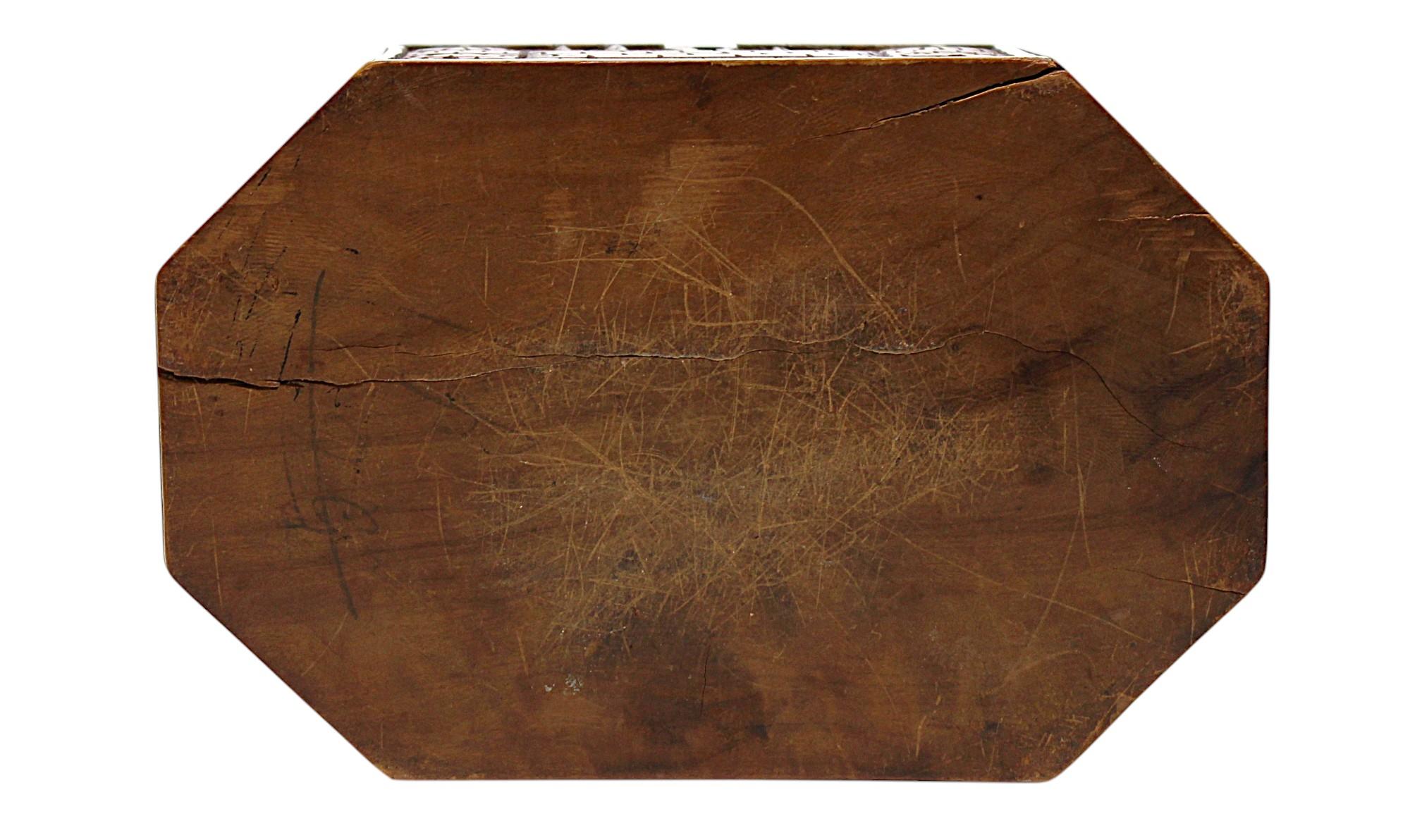 A Rare Olivewood Etrog Container, Jerusalem 20th century For Sale 1