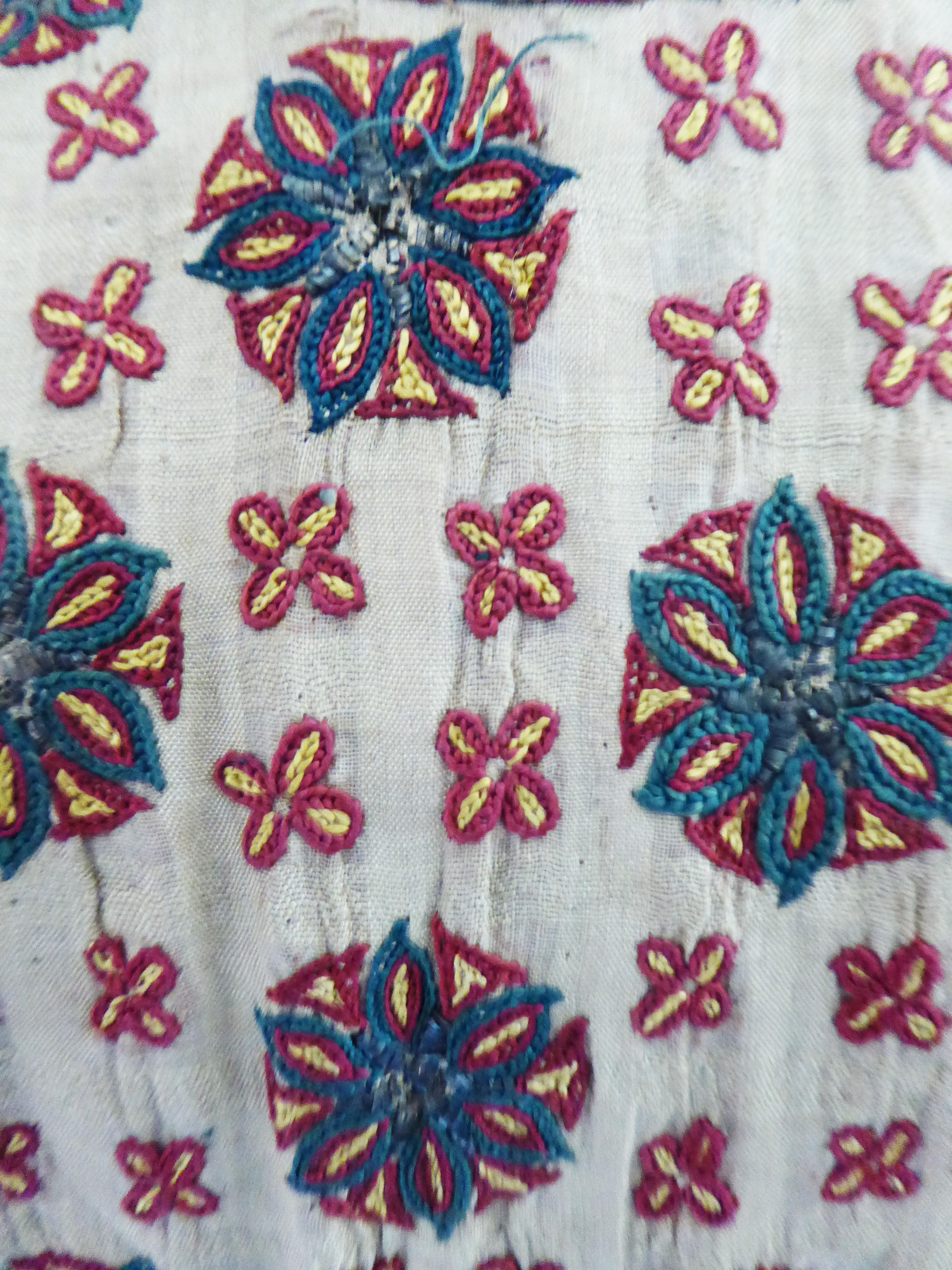 A Rare Ottoman Banyan in Embroidered Silk - Early 19th century For Sale 9