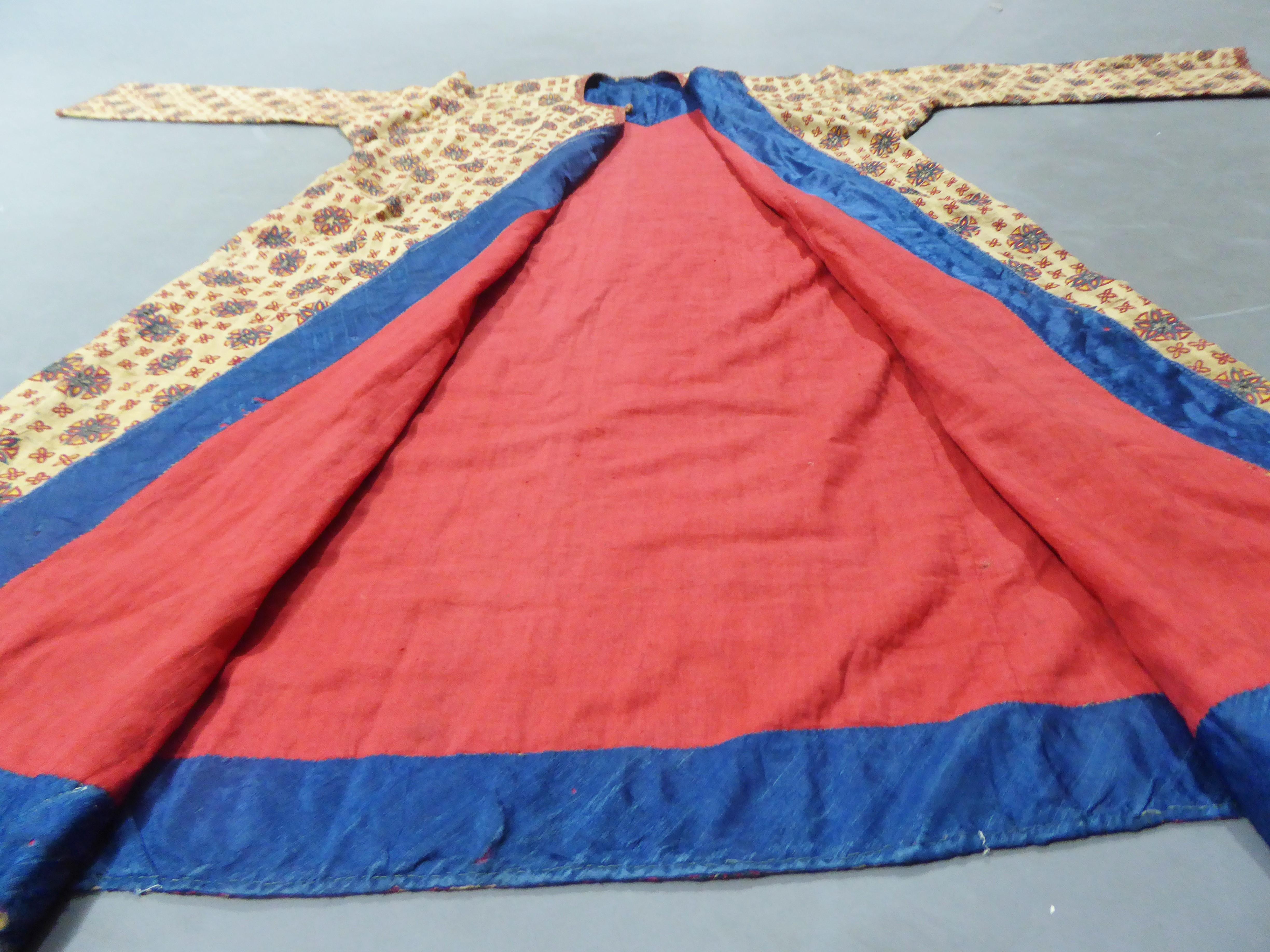 A Rare Ottoman Banyan in Embroidered Silk - Early 19th century In Good Condition For Sale In Toulon, FR