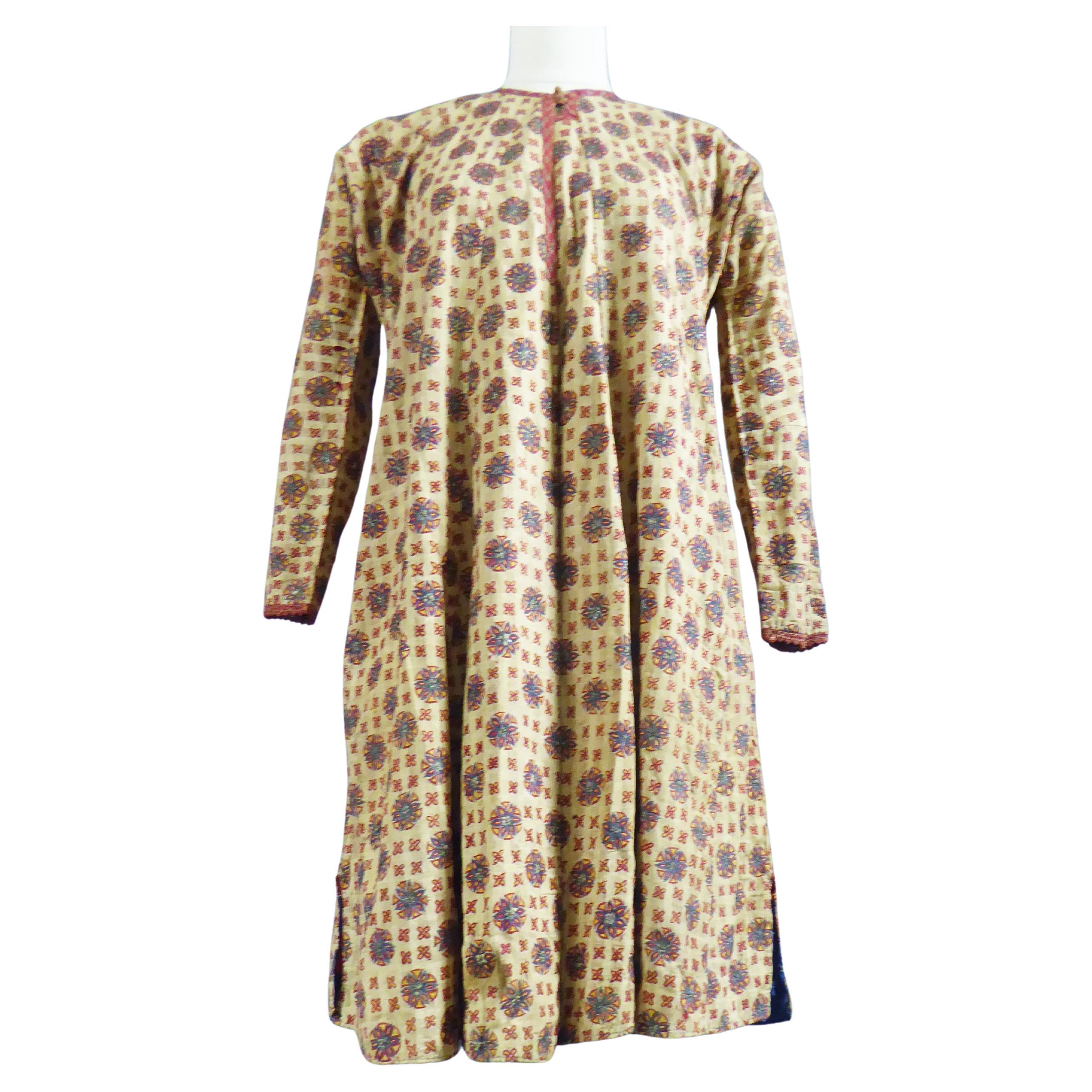 A Rare Ottoman Banyan in Embroidered Silk - Early 19th century