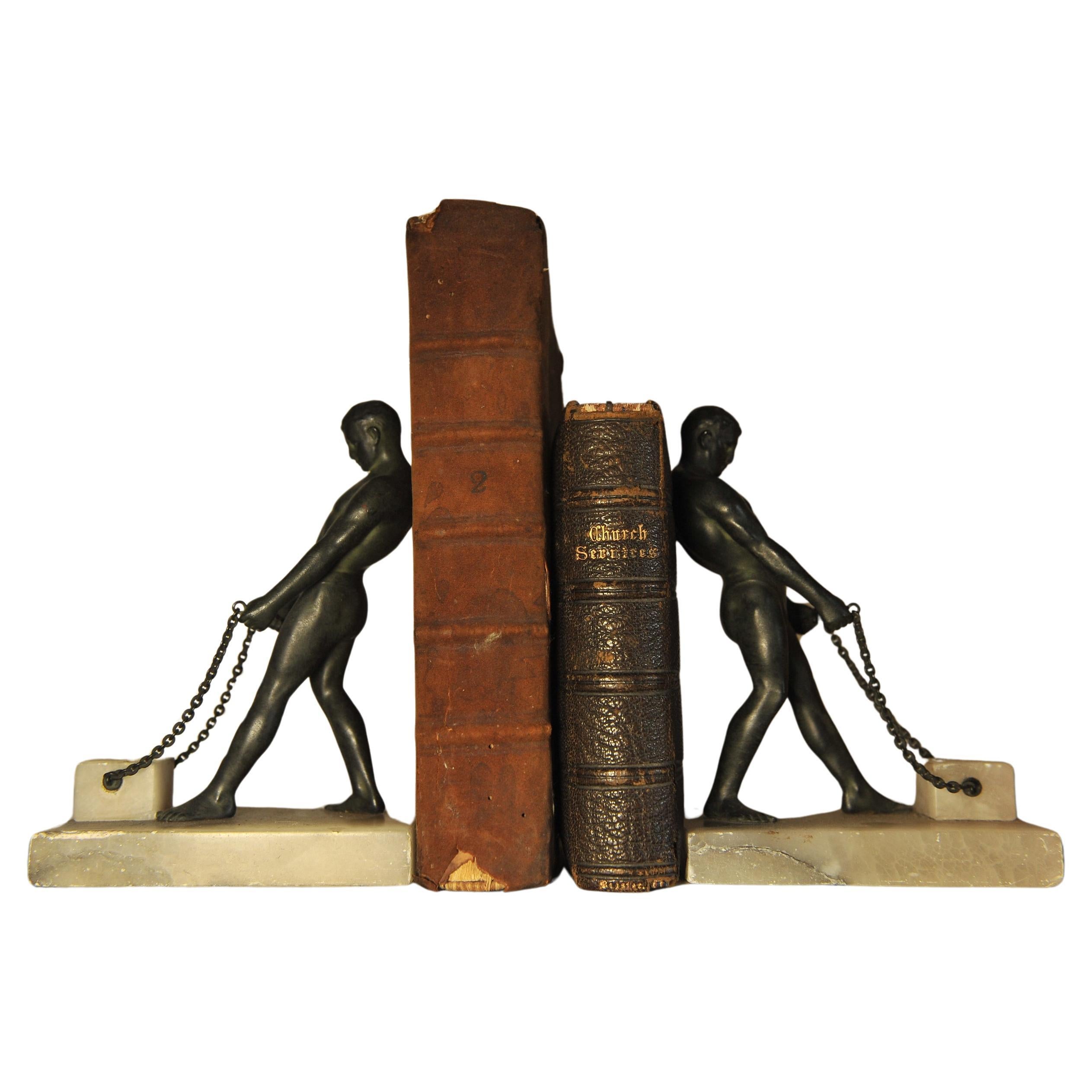 Rara coppia di reggilibri in bronzo del Grand Tour italiano del XIX secolo con figurine maschili