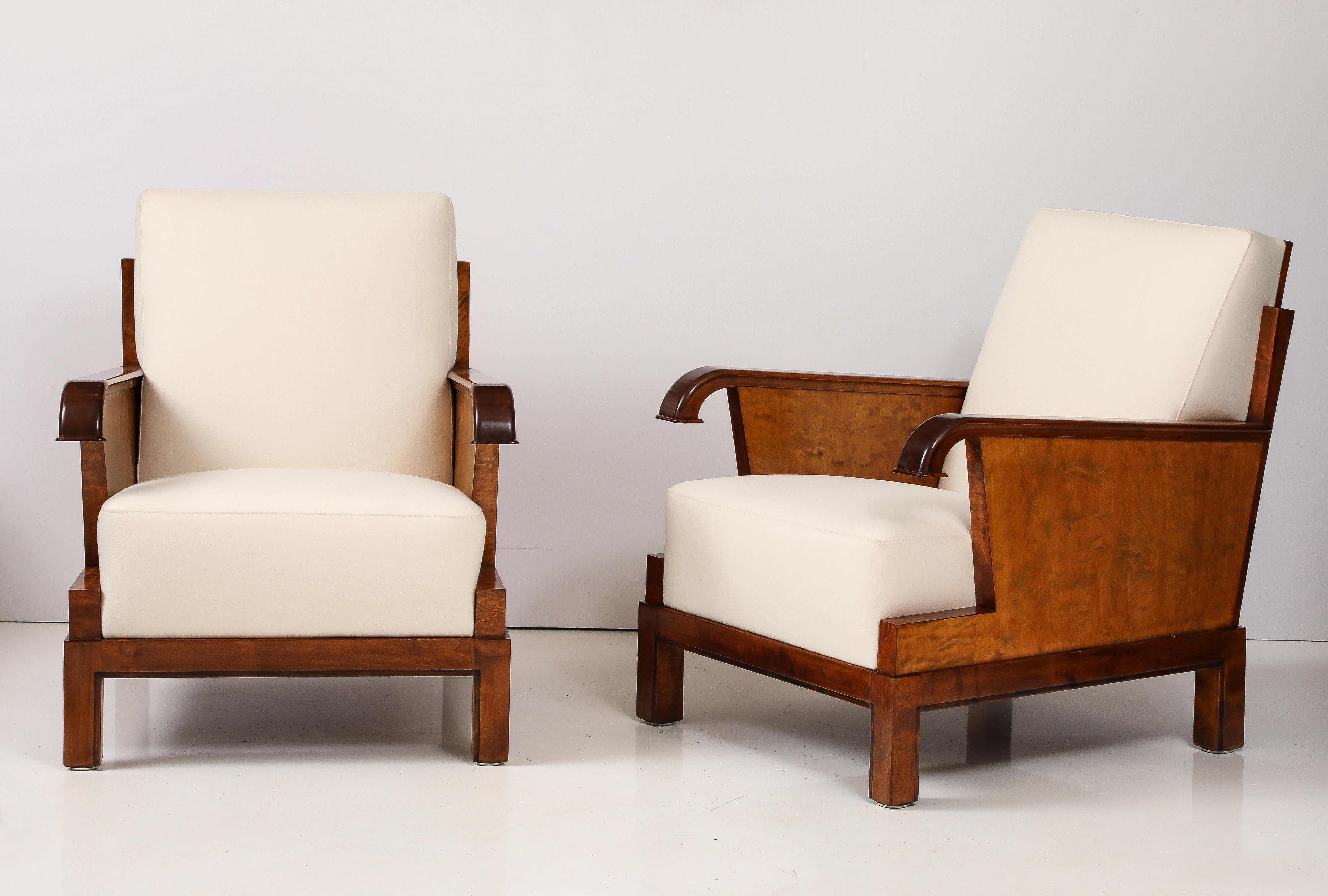 A Rare Pair Finnish Modernist Lounge Chairs, Circa 1930s 4