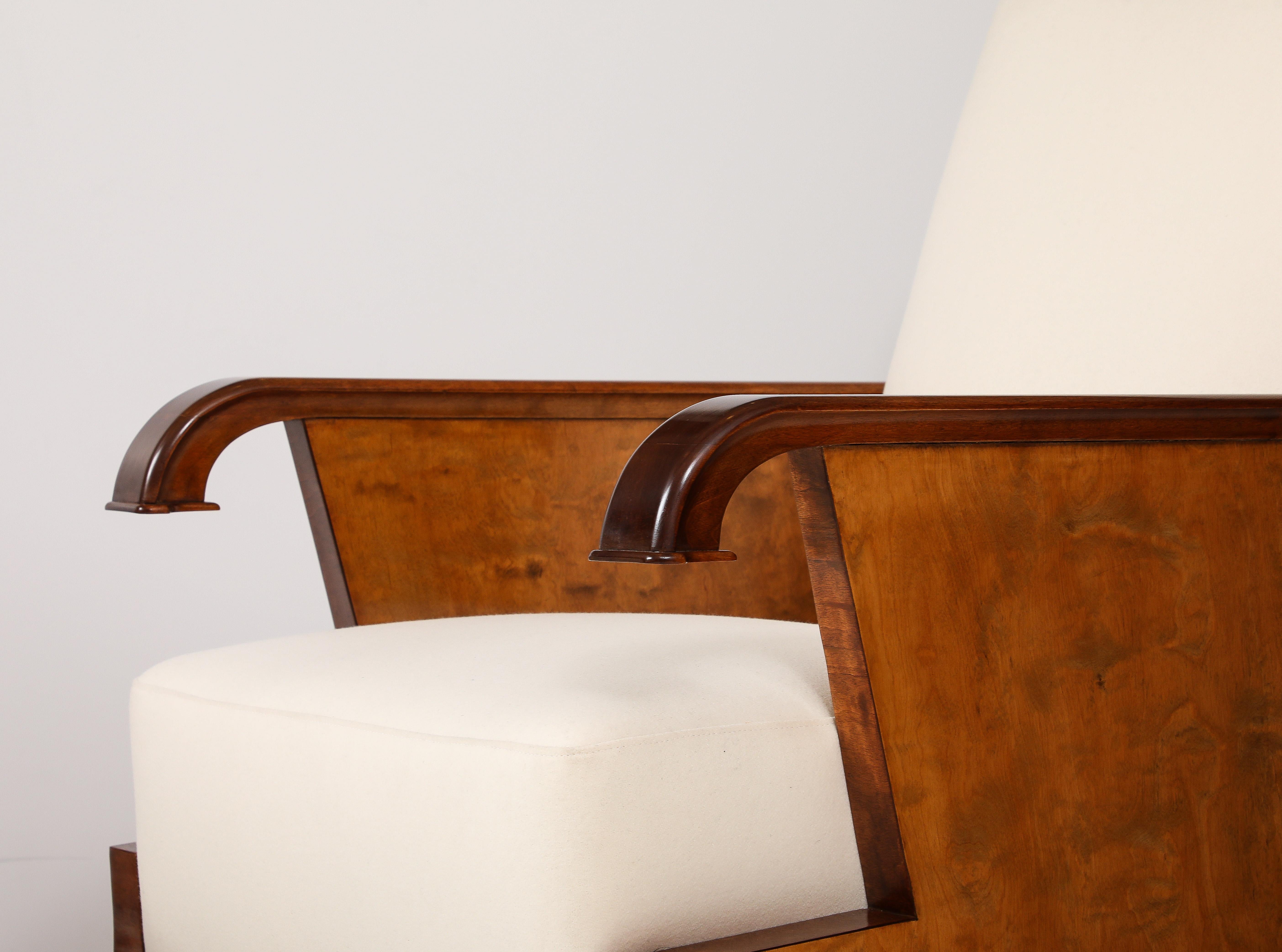 A Rare Pair Finnish Modernist Lounge Chairs, Circa 1930s 6
