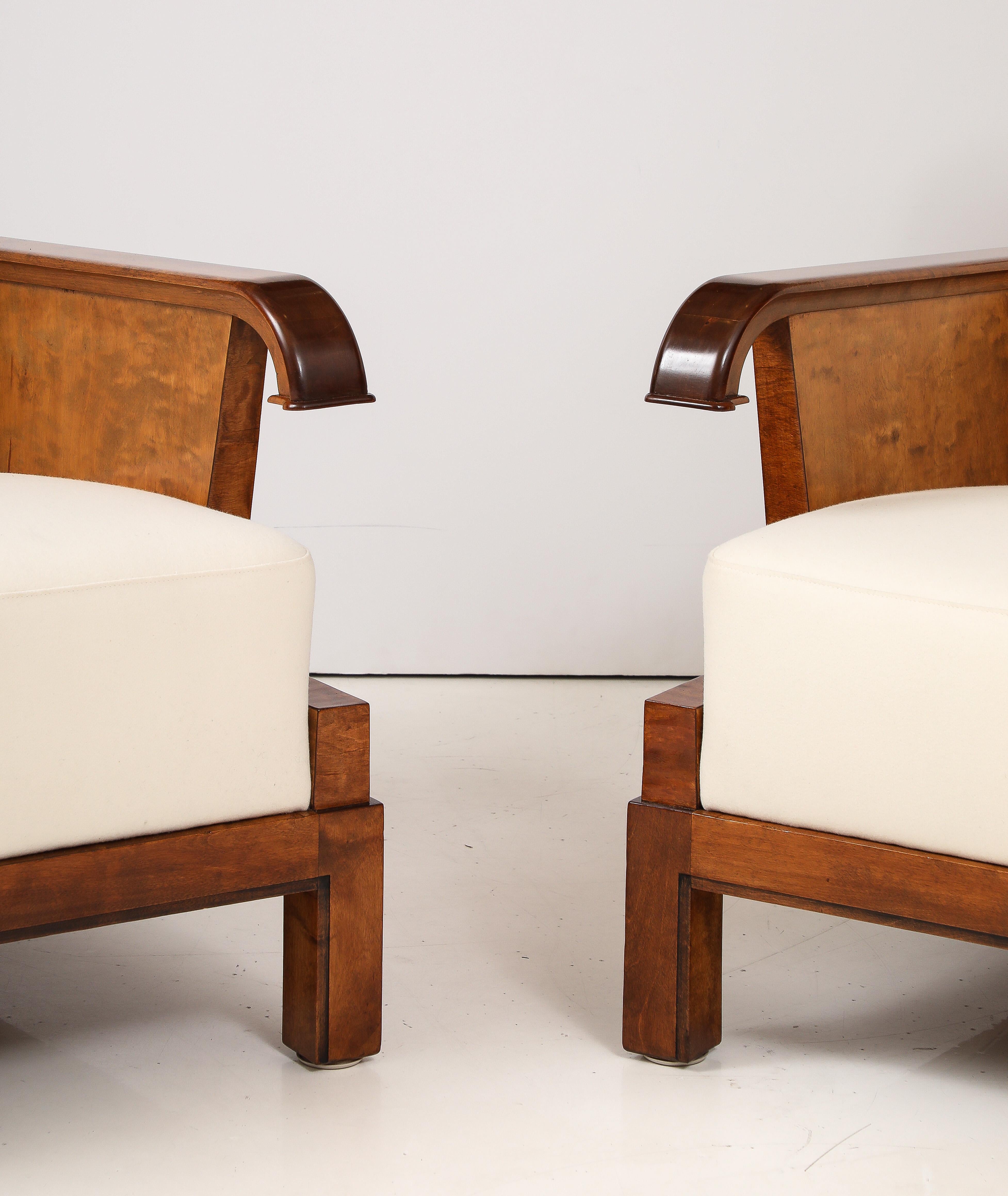 A Rare Pair Finnish Modernist Lounge Chairs, Circa 1930s 8