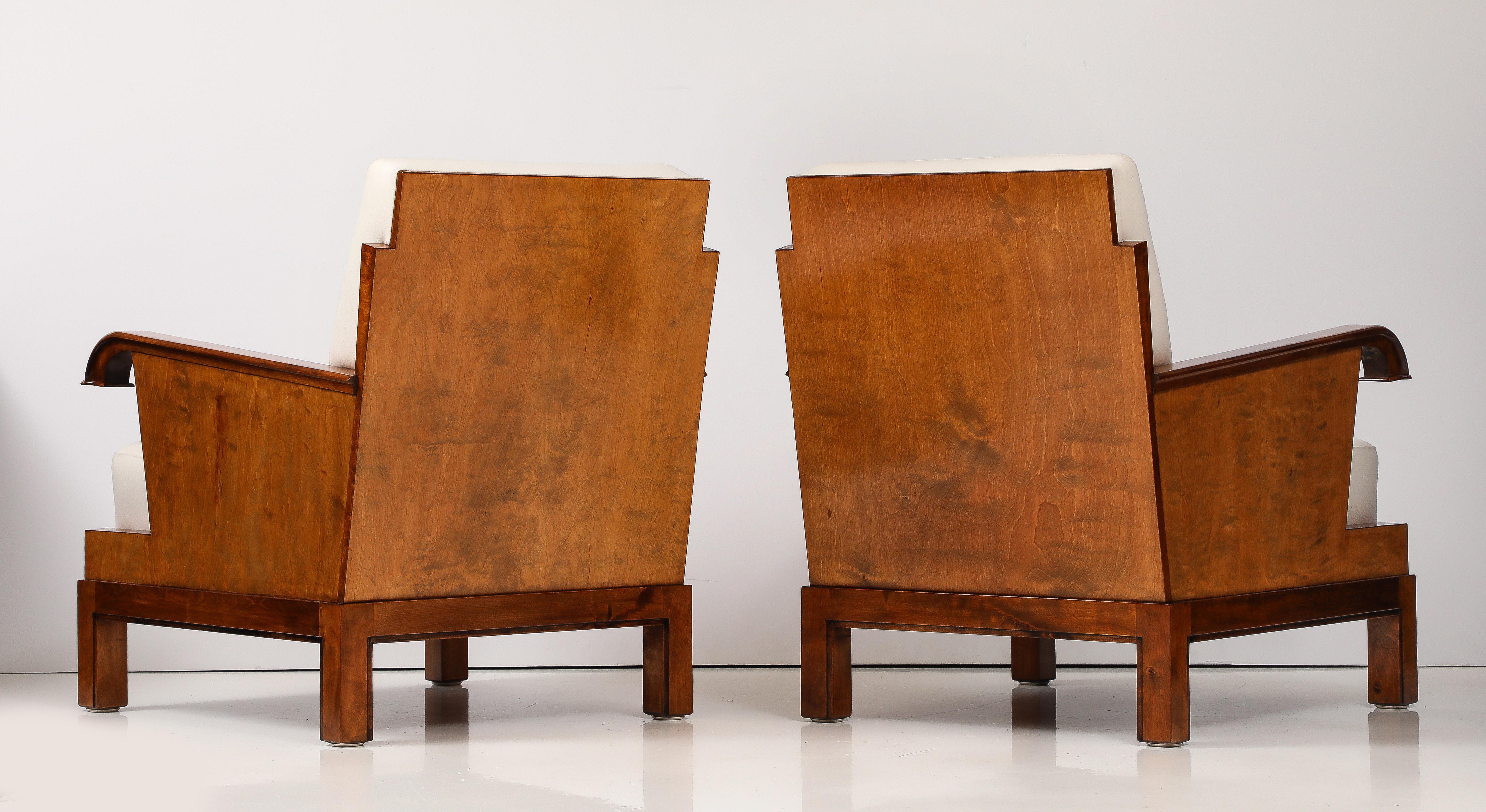 A Rare Pair Finnish Modernist Lounge Chairs, Circa 1930s 1