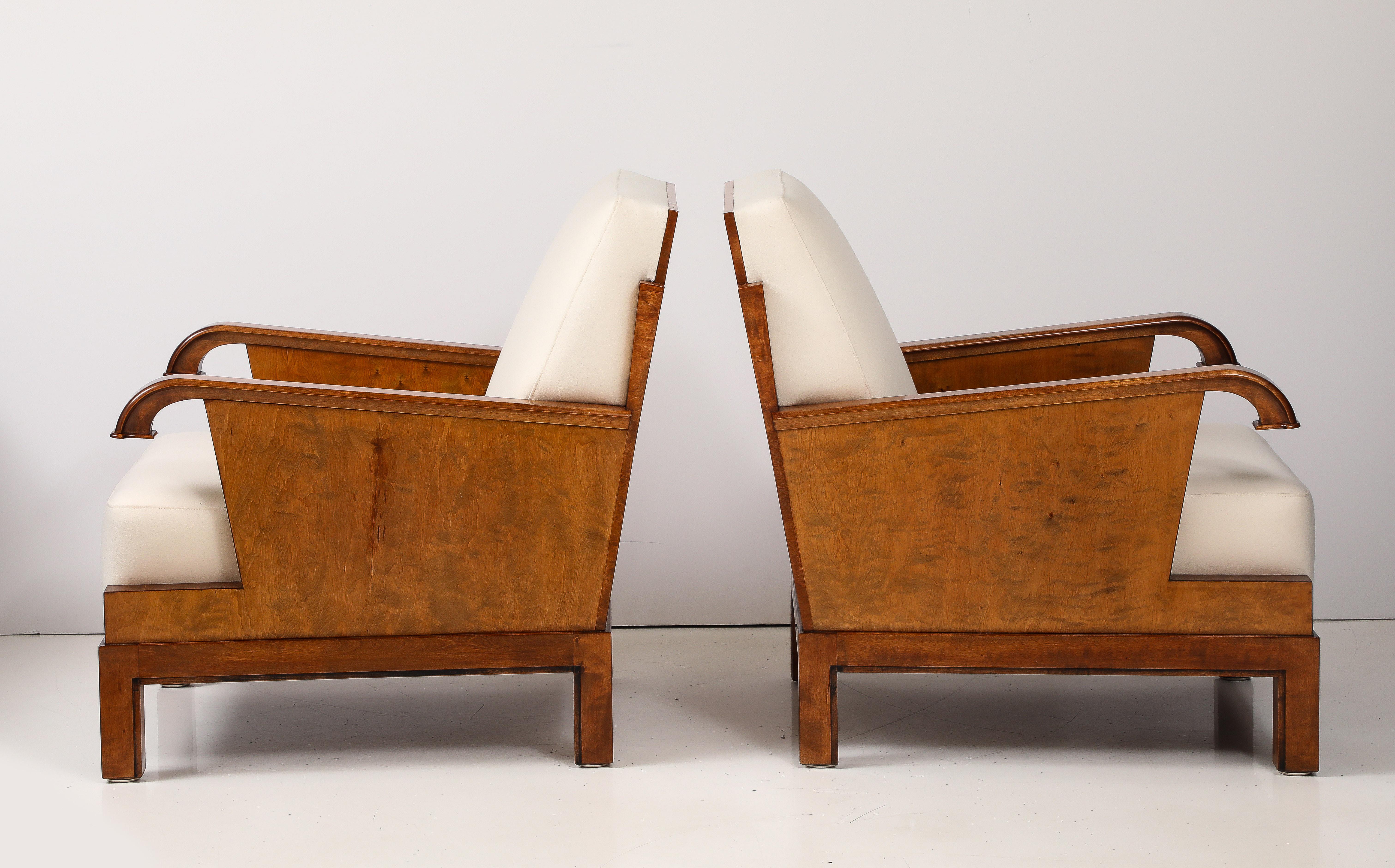A Rare Pair Finnish Modernist Lounge Chairs, Circa 1930s 3