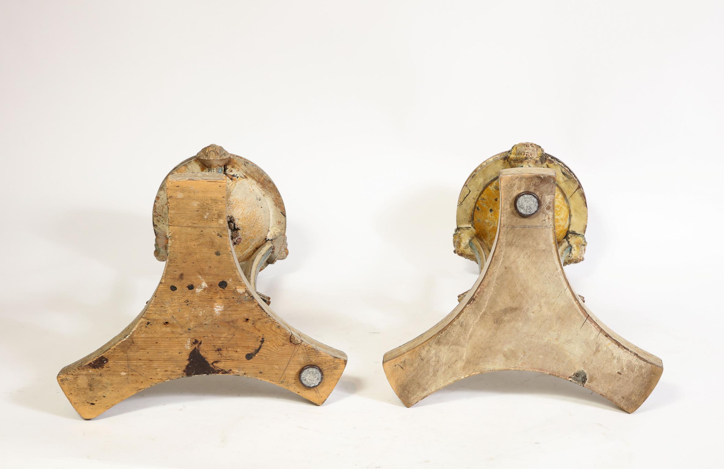 Rare paire de guéridons peints anglais du XVIIIe siècle en vente 9
