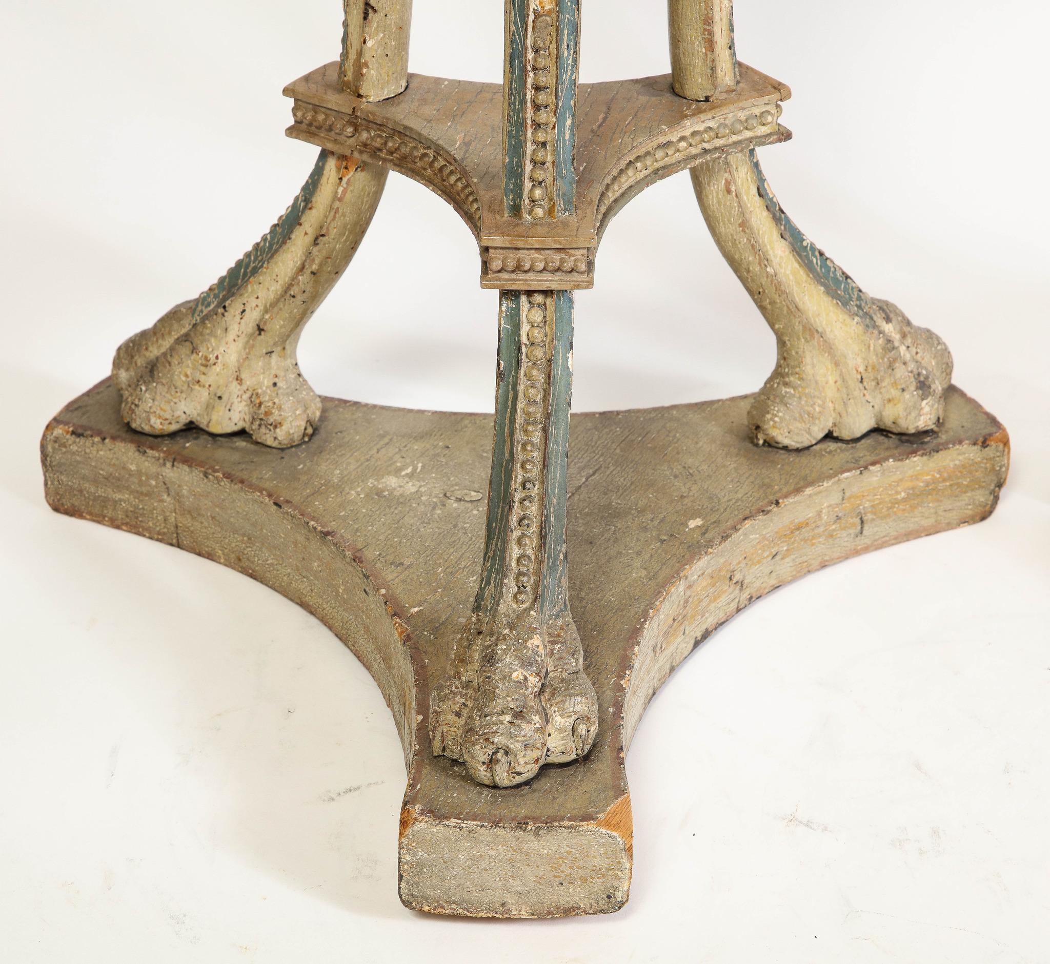 Bois Rare paire de guéridons peints anglais du XVIIIe siècle en vente