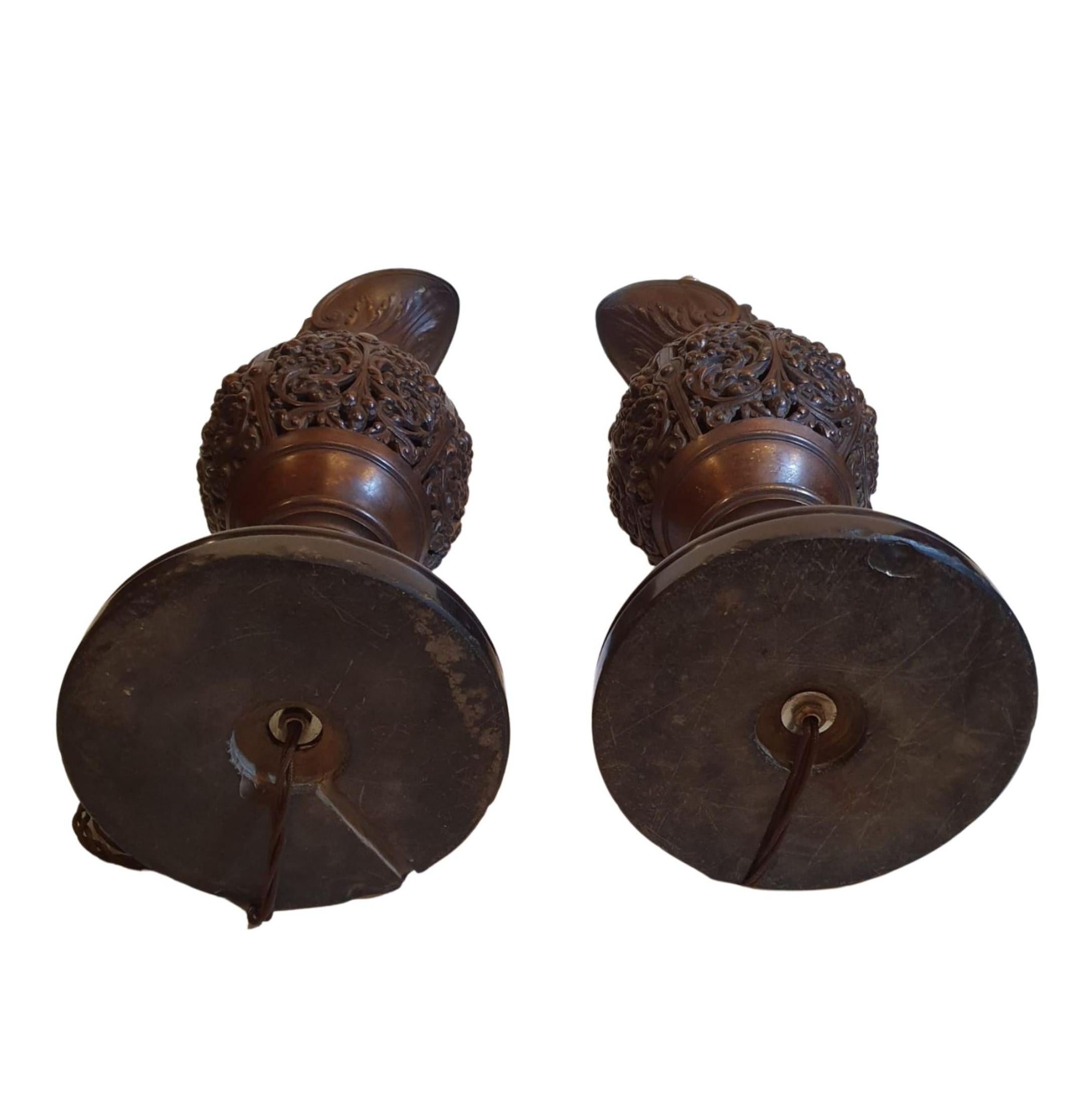 Rare Pair of 19th Century Bronze Ewers Converted to Table Lamps In Good Condition For Sale In Dublin, IE