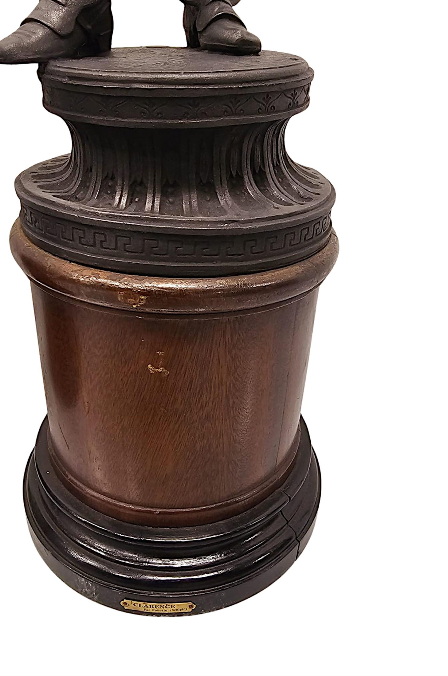 Una rara coppia di sculture figurate di cavaliere in spelta del XIX secolo in vendita 3