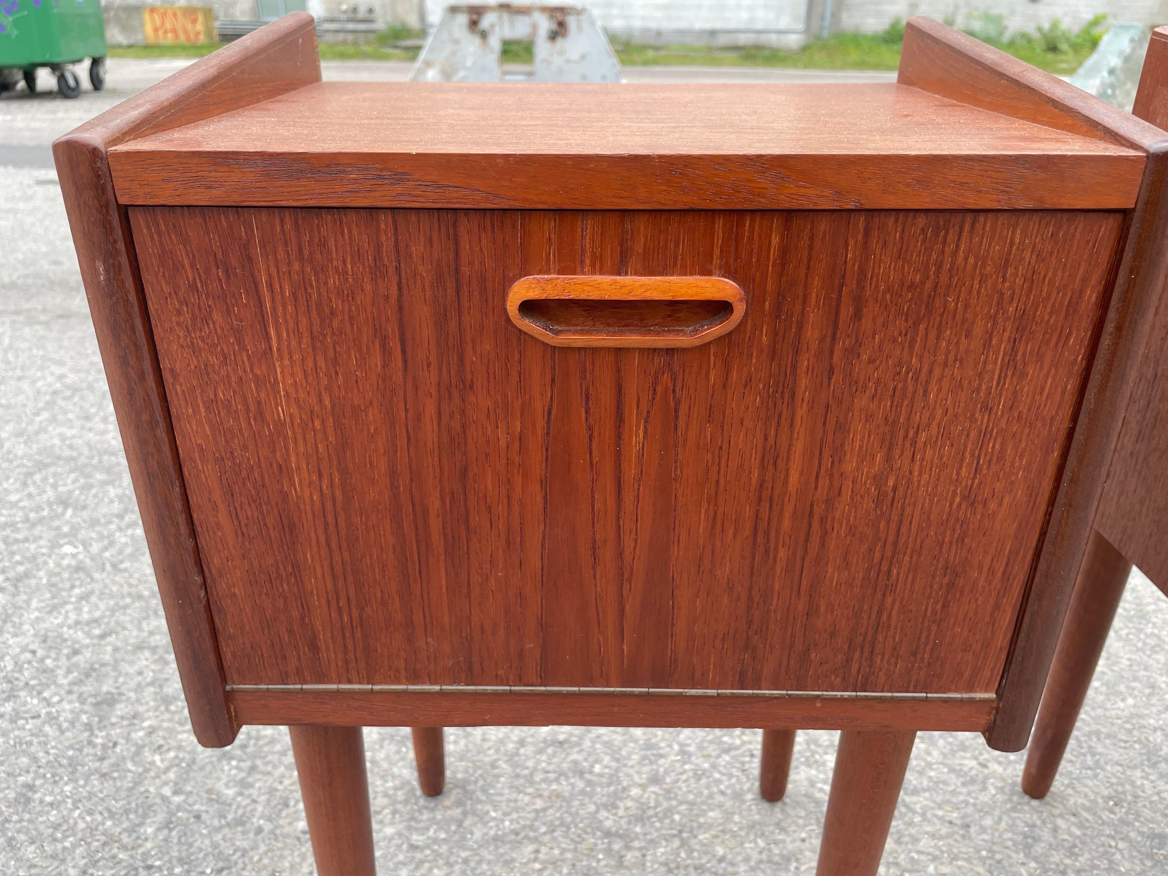 A rare pair of Danish mid-century teak nightstands from the 1950´s For Sale 2