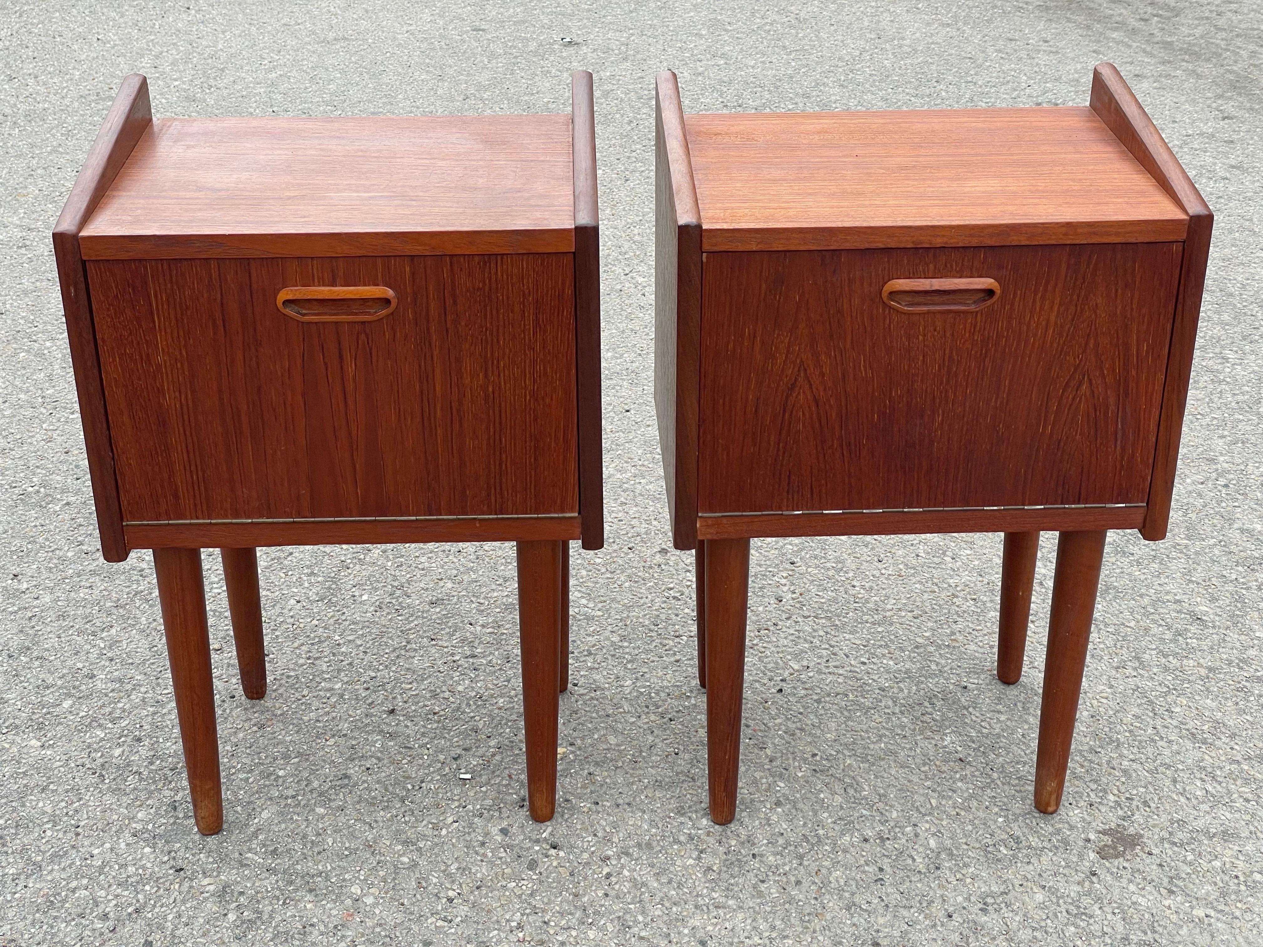 A rare pair of Danish mid-century teak nightstands from the 1950´s For Sale 3