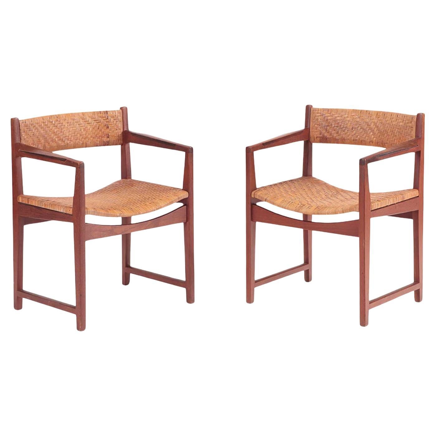 A rare pair of Danish teak armchairs by Hvidt & Molgaard-Nielsen circa 1950. For Sale