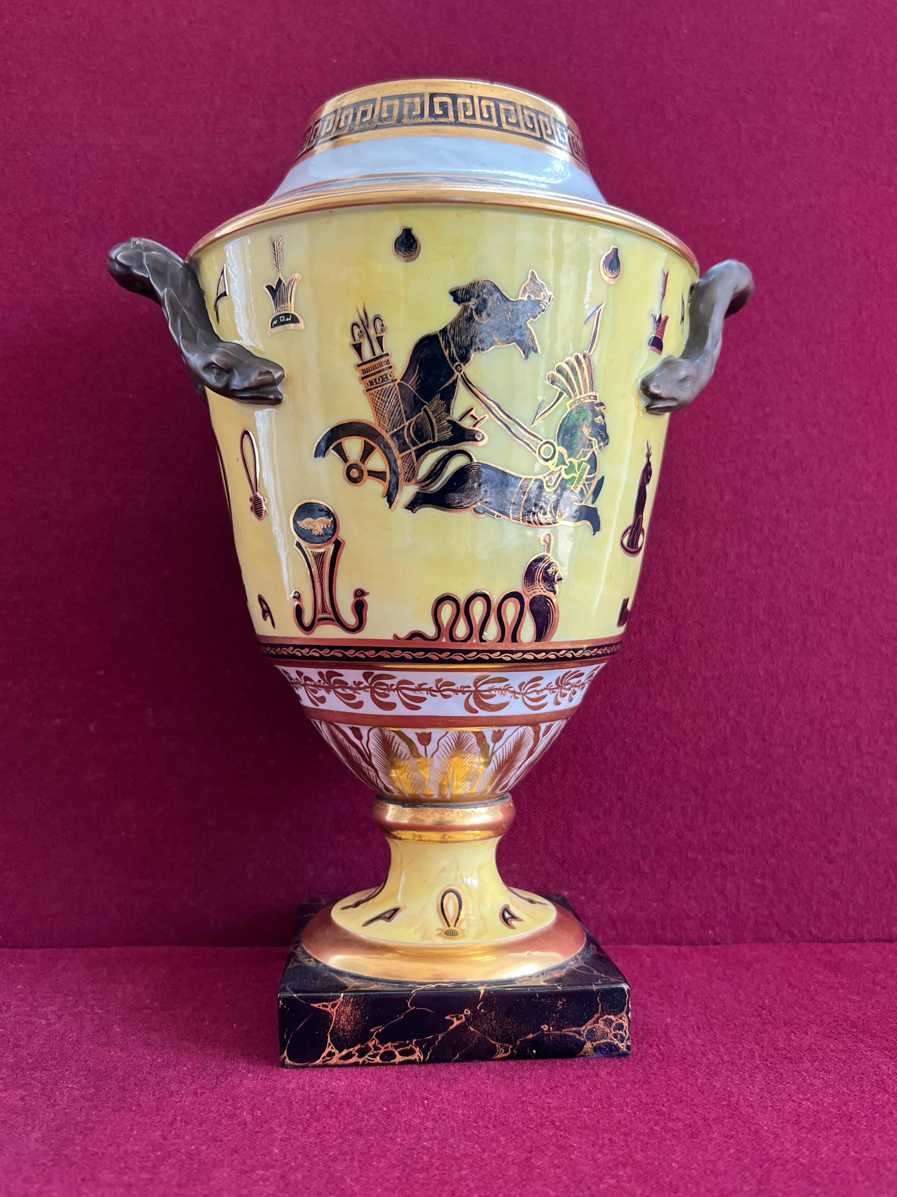 A rare pair of Derby yellow ground Egyptian revival vases c.1805-1810 In Good Condition For Sale In Exeter, GB