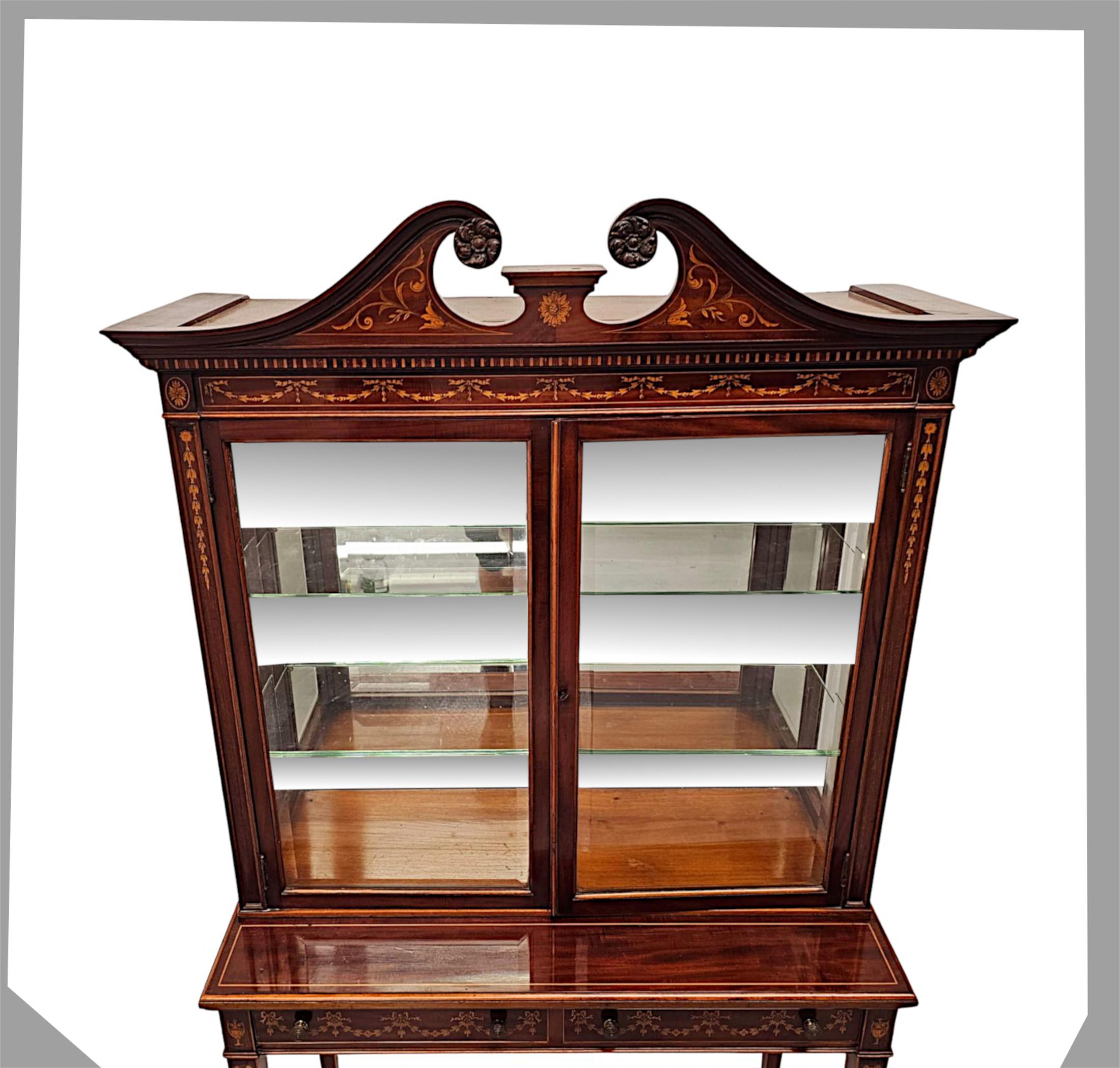 A Rare Pair of Edwardian Pier Cabinets or Bookcases after Edward and Roberts In Good Condition For Sale In Dublin, IE