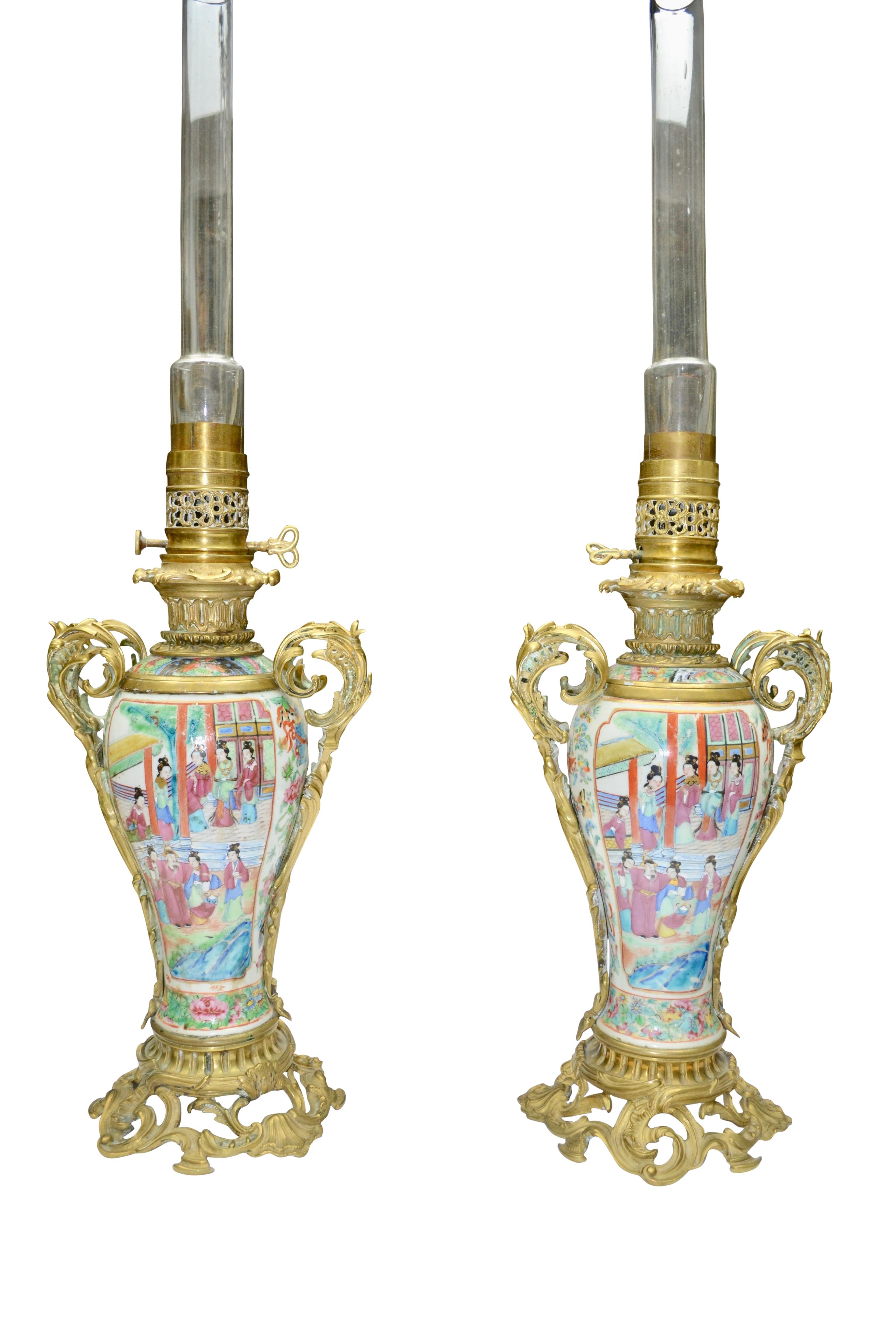 Rare Pair of  Famille Rose Porcelain and Ormolu Napoleon III Oil Lamps 5
