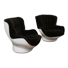 A Rare Pair of Fiberglass Karate Lounge Chairs by Michel Cadestin