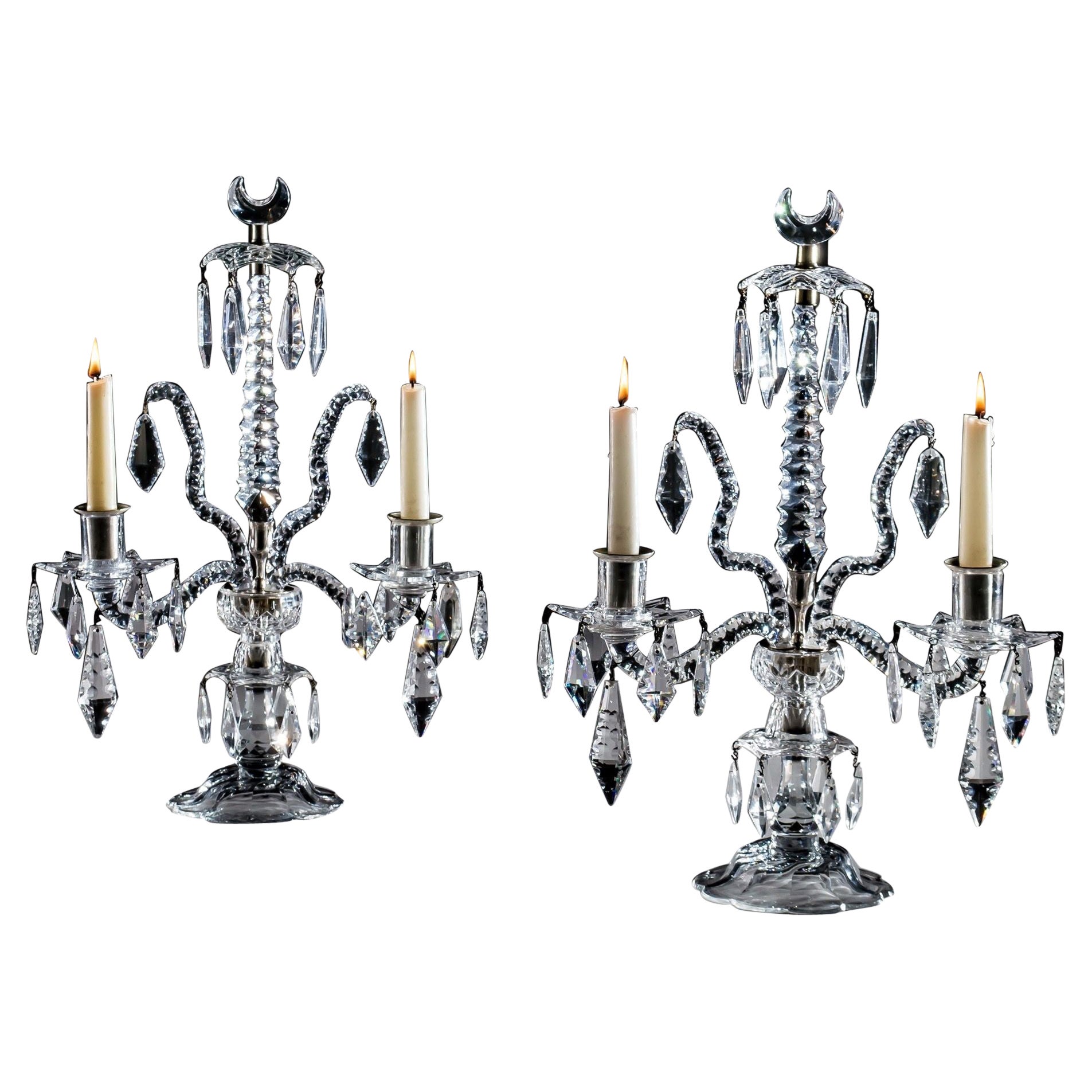 Raro par de candelabros rococó de Jorge II en venta