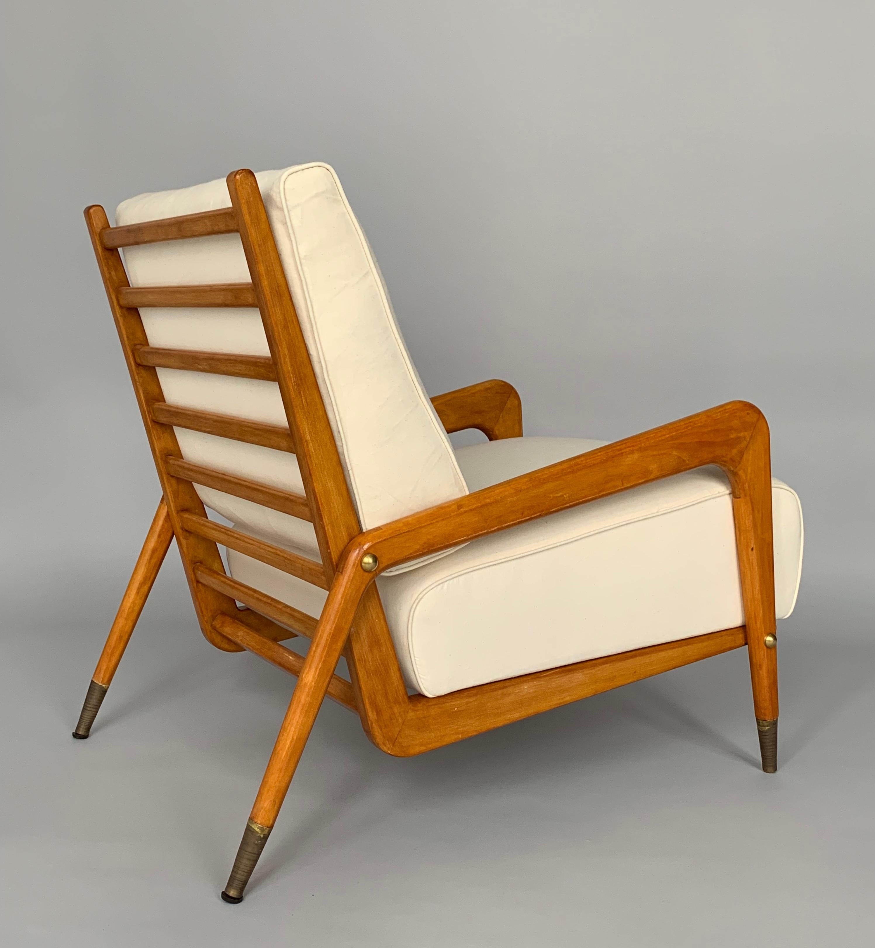 Modern A rare pair of Gio Ponti armchairs
