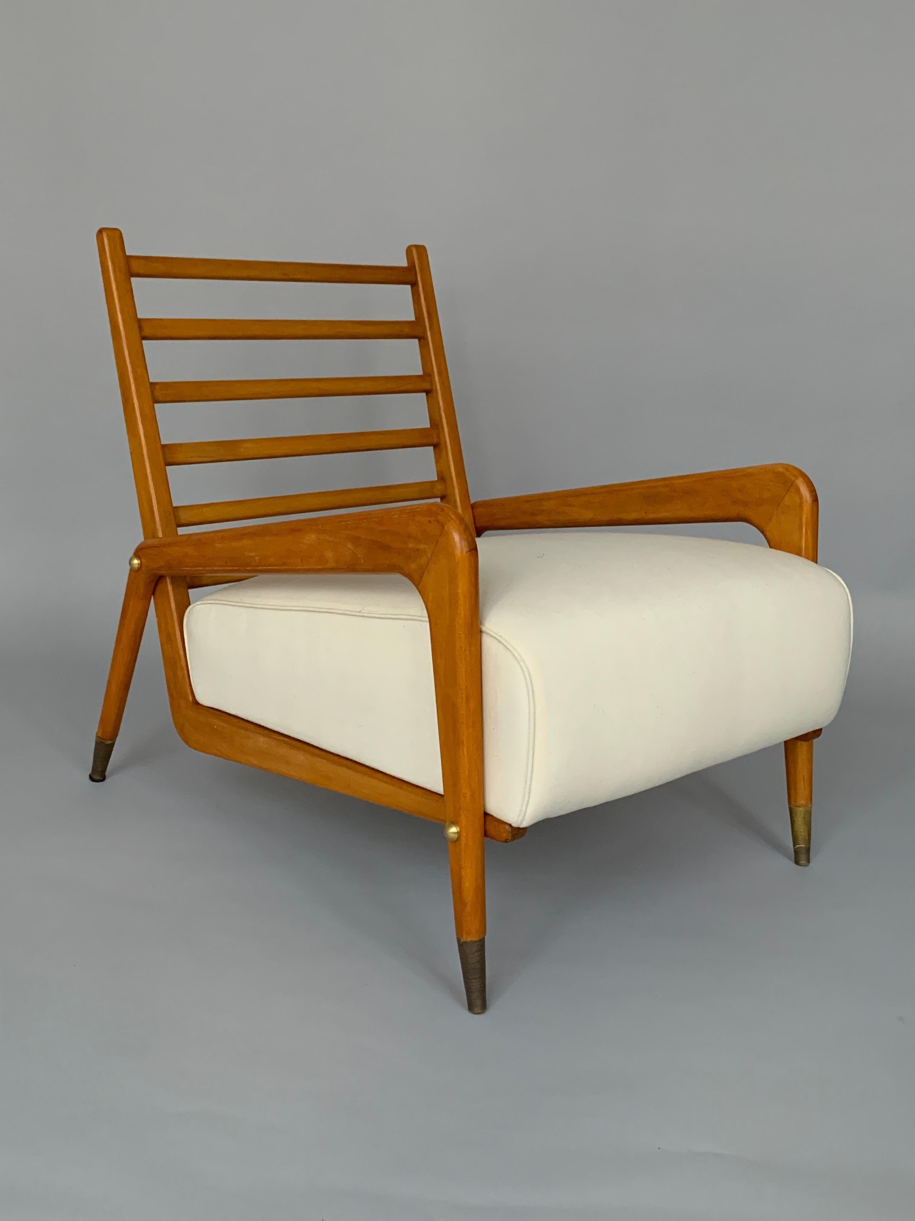 A rare pair of Gio Ponti armchairs 1
