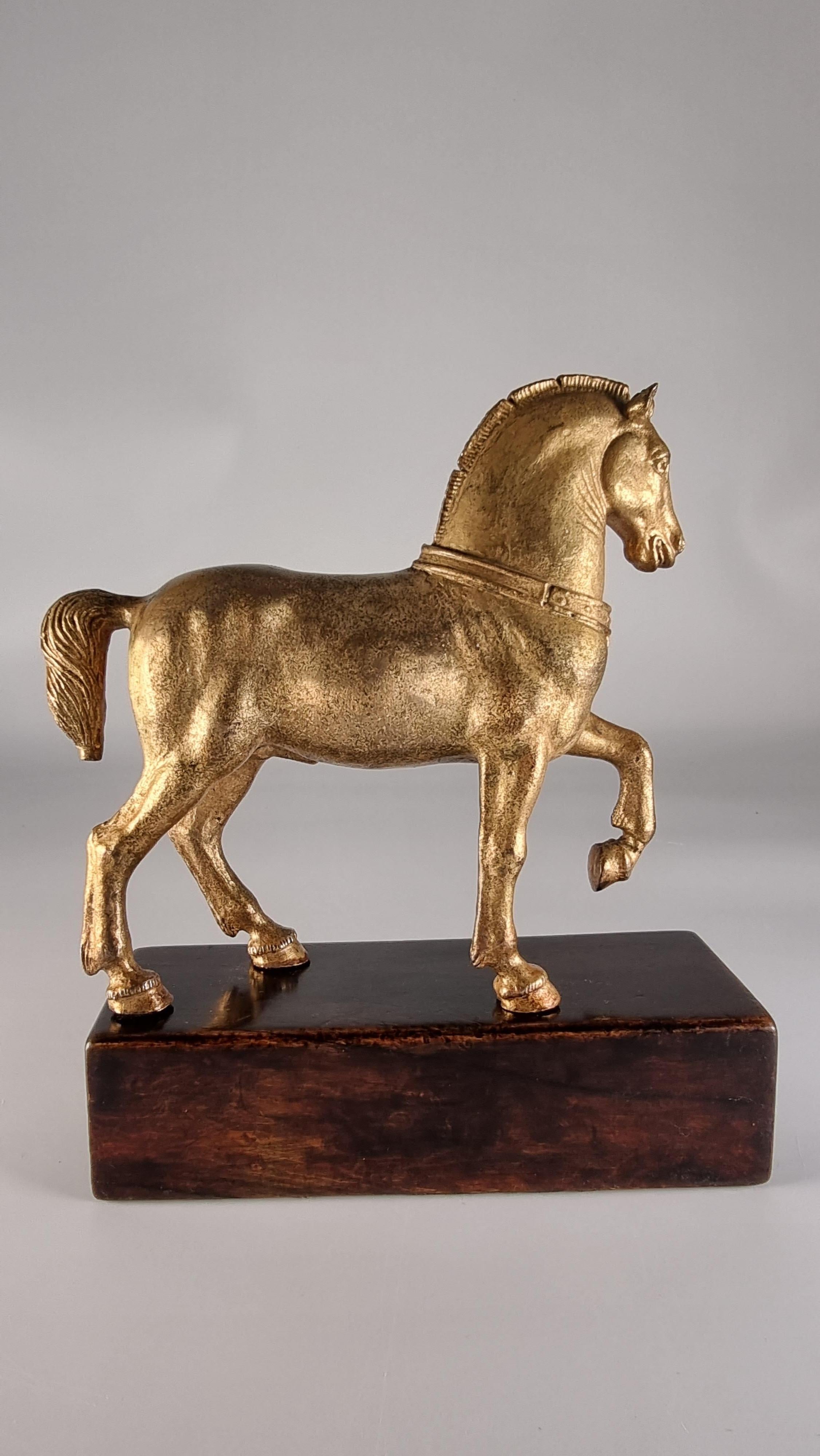 Rare paire de chevaux de Saint Marc de Venise en bronze doré du Grand Tour, vers 1900 en vente 6