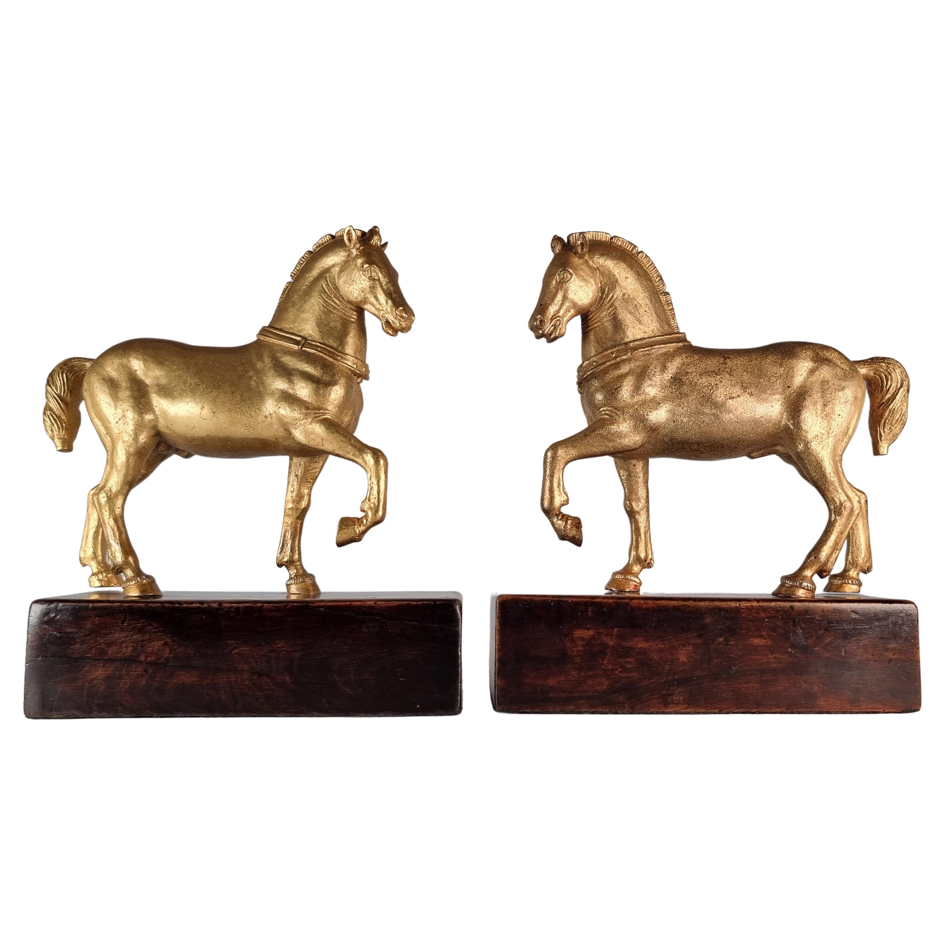 Rare paire de chevaux de Saint Marc de Venise en bronze doré du Grand Tour, vers 1900
