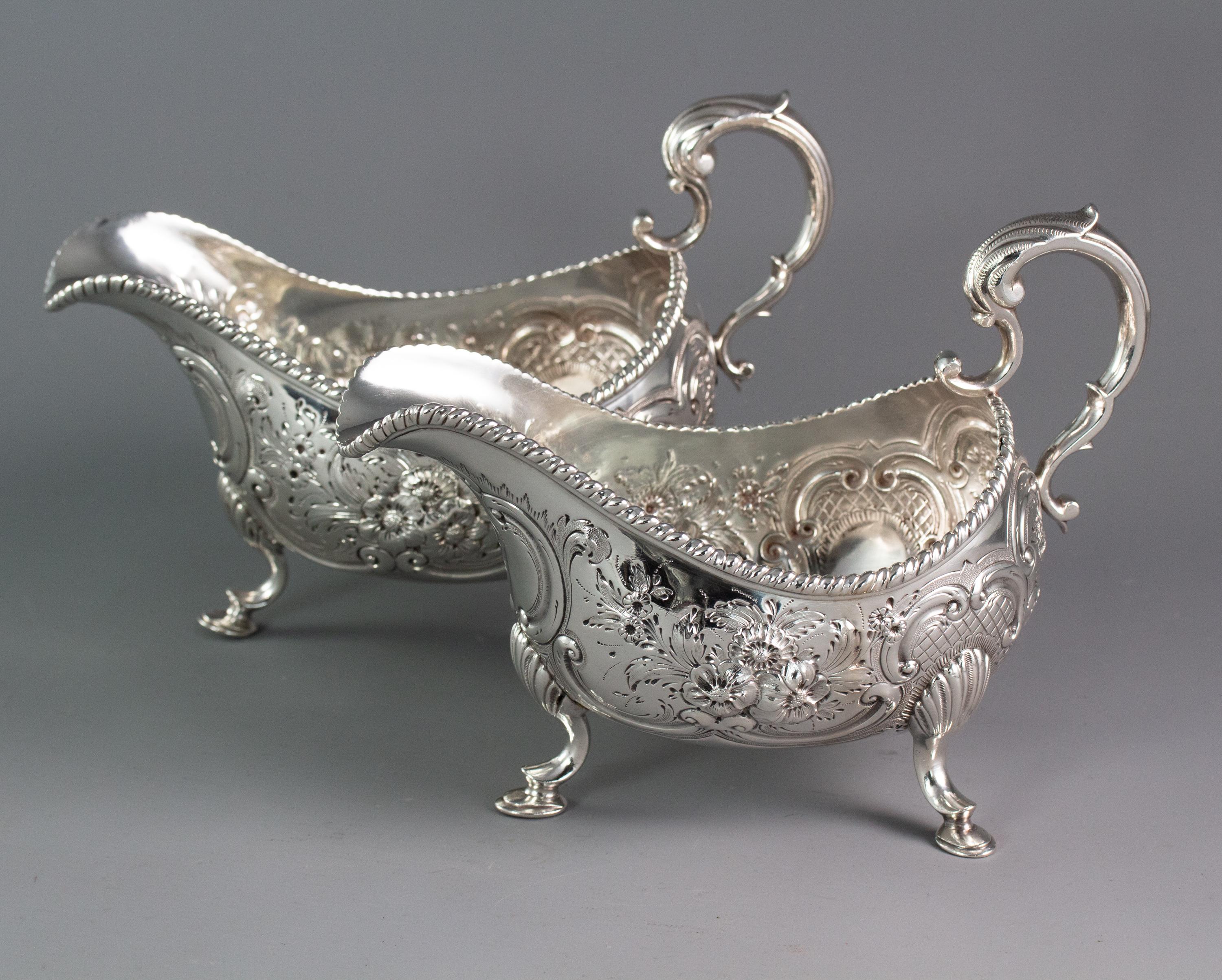Sterling Silver Rare Pair of Irish Silver Sauce Boats Dublin 1772 by Richard Williams For Sale