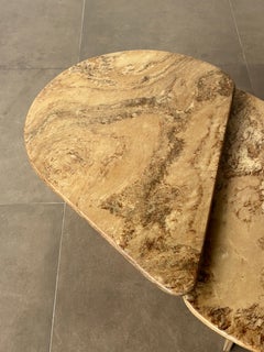 Rare paire de tables basses italiennes en marbre crème et marron, années 1970