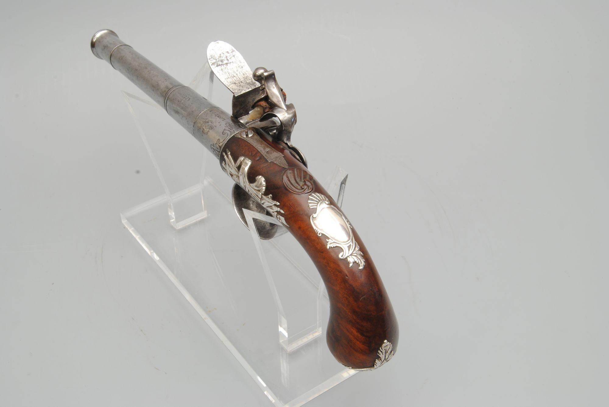 Rare Pair of Silver Mounted Queen Anne Pistols In Good Condition In Lincolnshire, GB