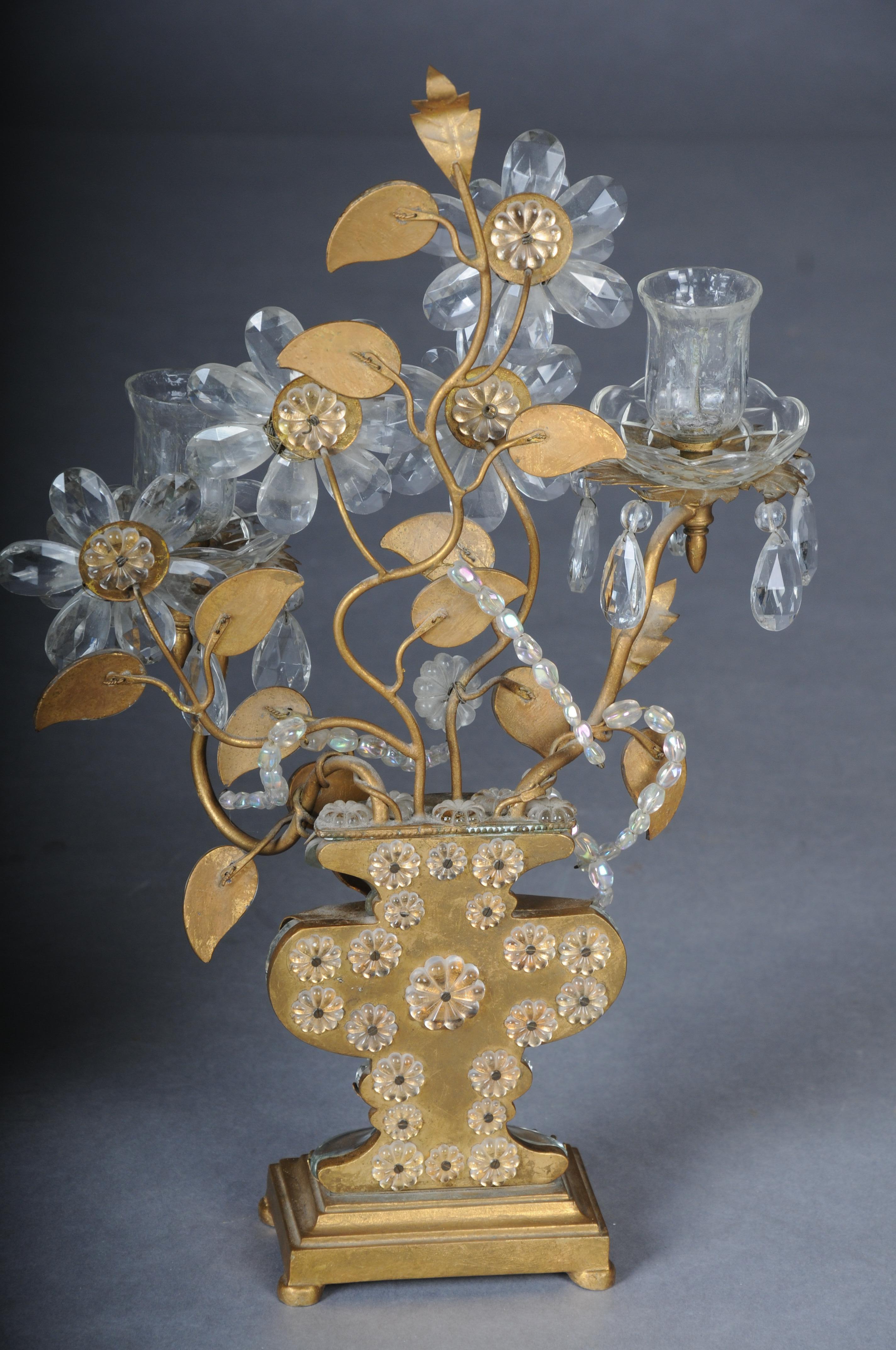 A rare pair of table lamps by Maison Bagùes with parrots and urns For Sale 6