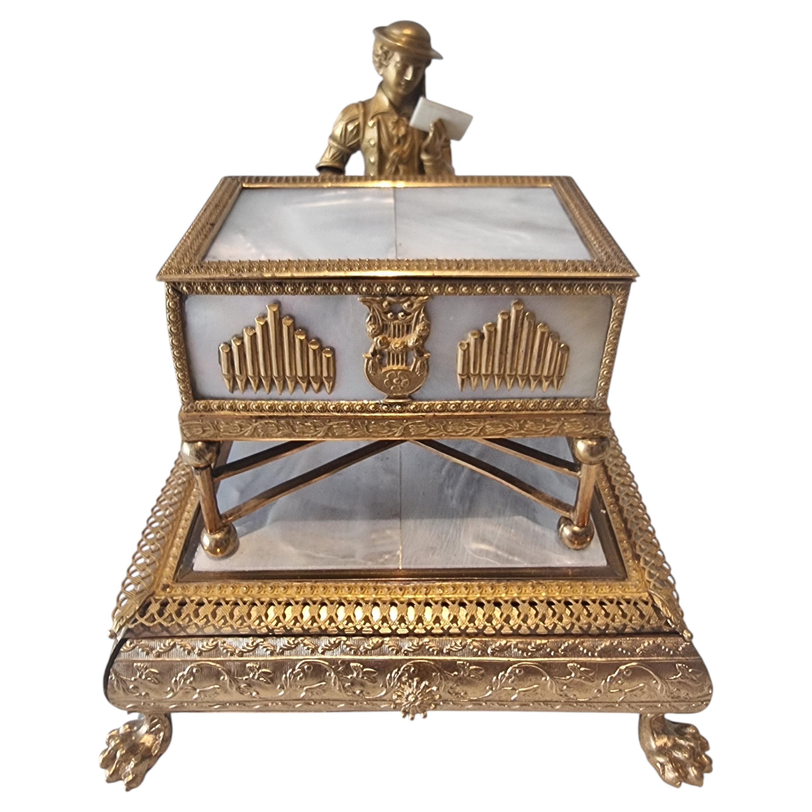 Does antique jewelry go up in value?