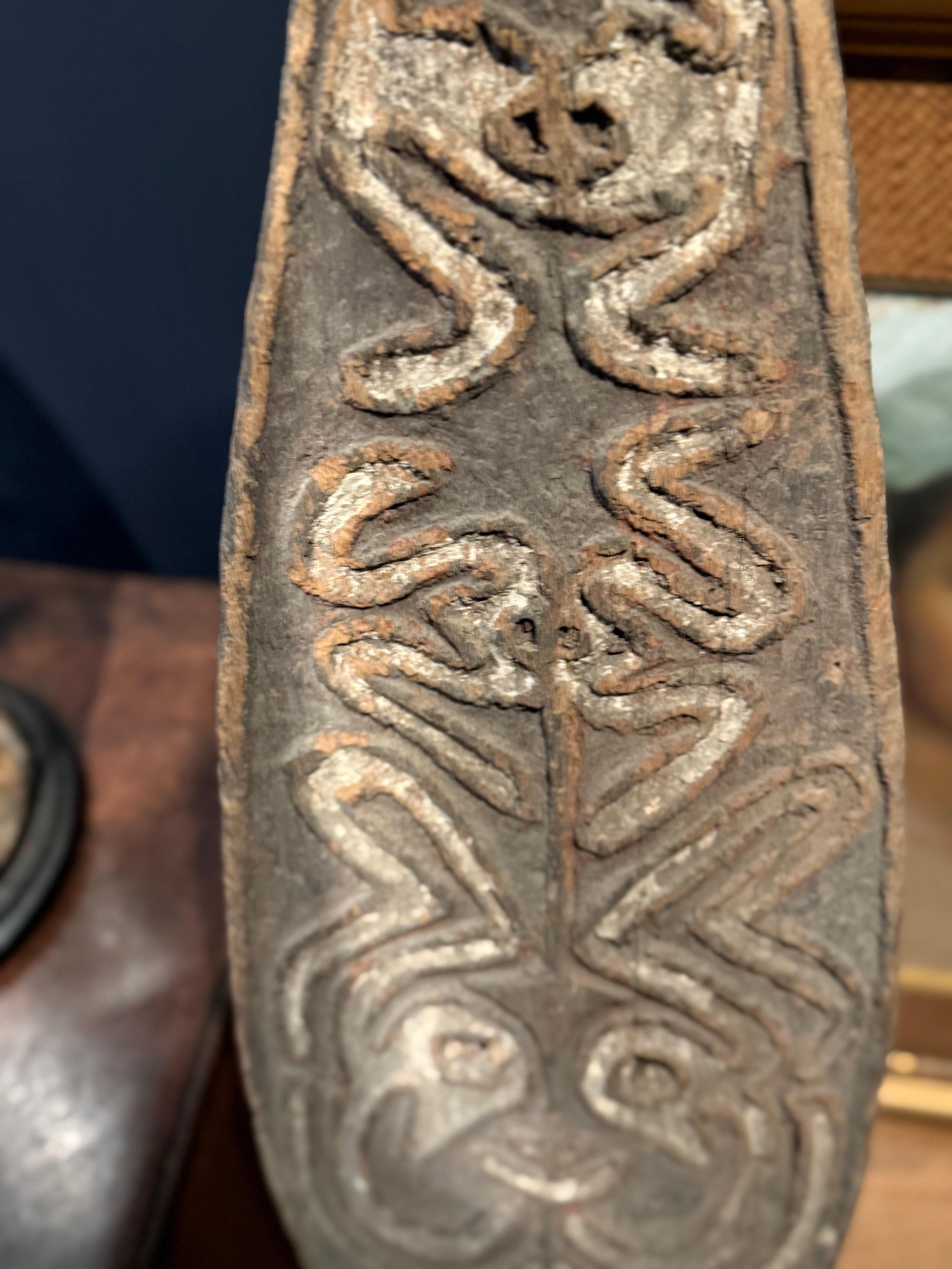 Ein seltenes Spirit Board „Gope“ aus der Schulze Westrum-Kollektion „Gope“ aus Papua (Holz) im Angebot