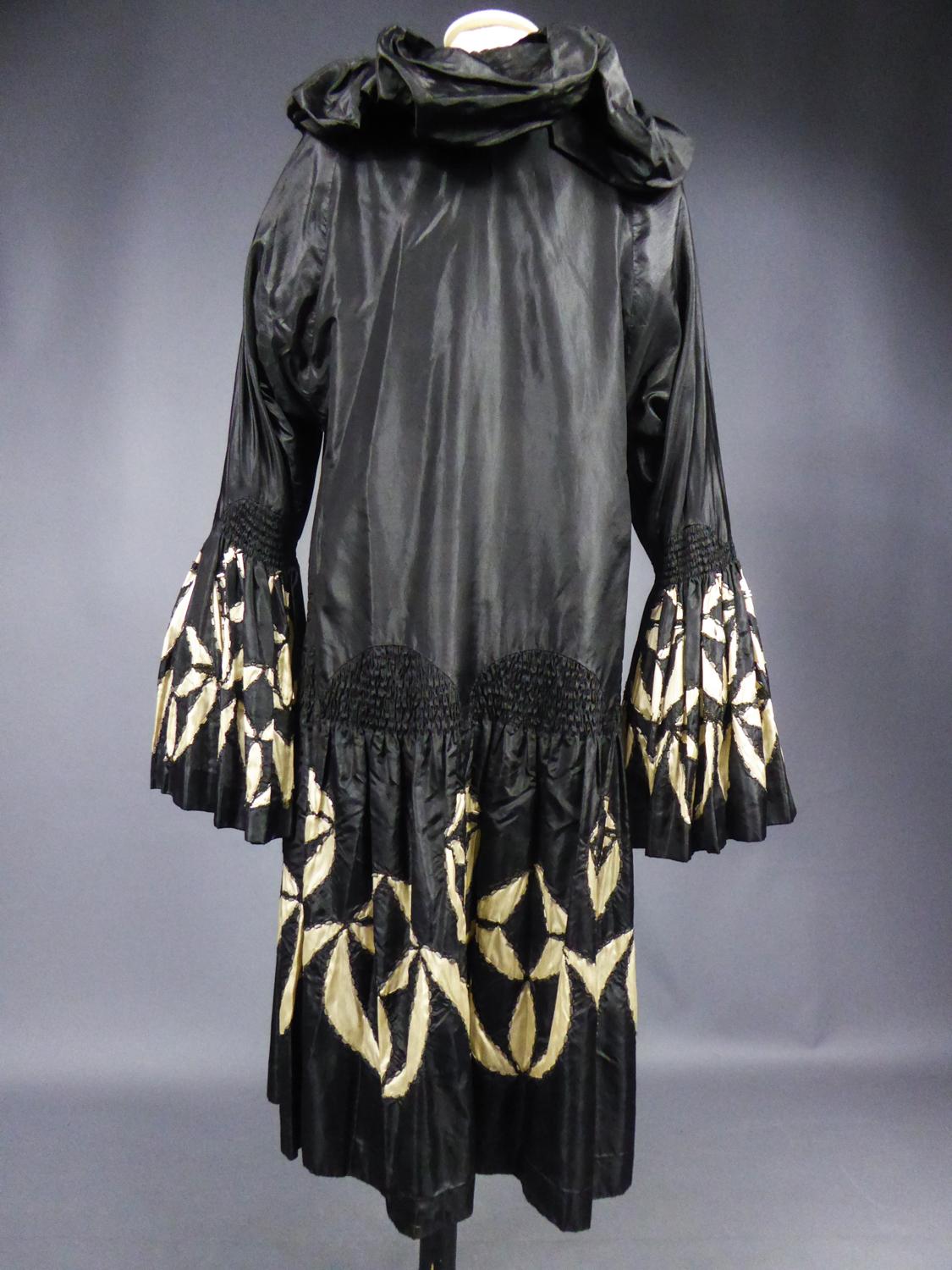 A Rare Redfern Evening Coat in Black And Cream Taffeta Silk Circa 1929 4