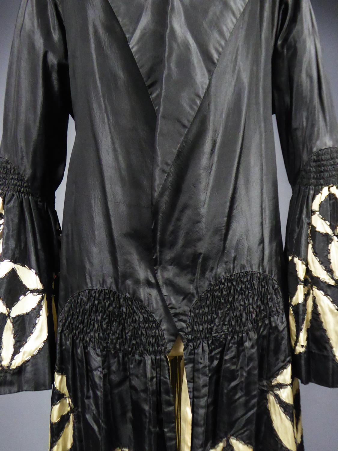 A Rare Redfern Evening Coat in Black And Cream Taffeta Silk Circa 1929 In Good Condition In Toulon, FR