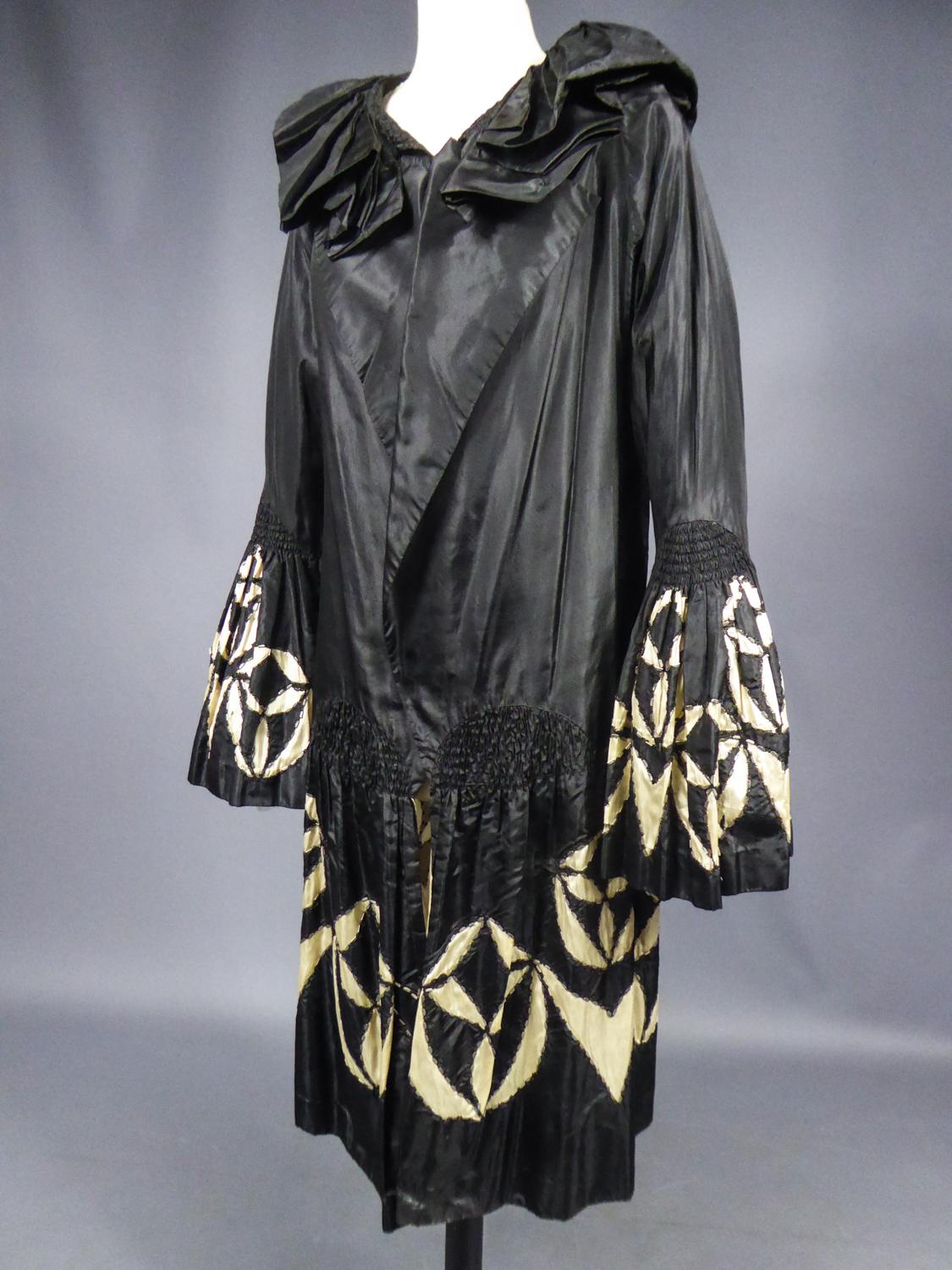 Women's A Rare Redfern Evening Coat in Black And Cream Taffeta Silk Circa 1929