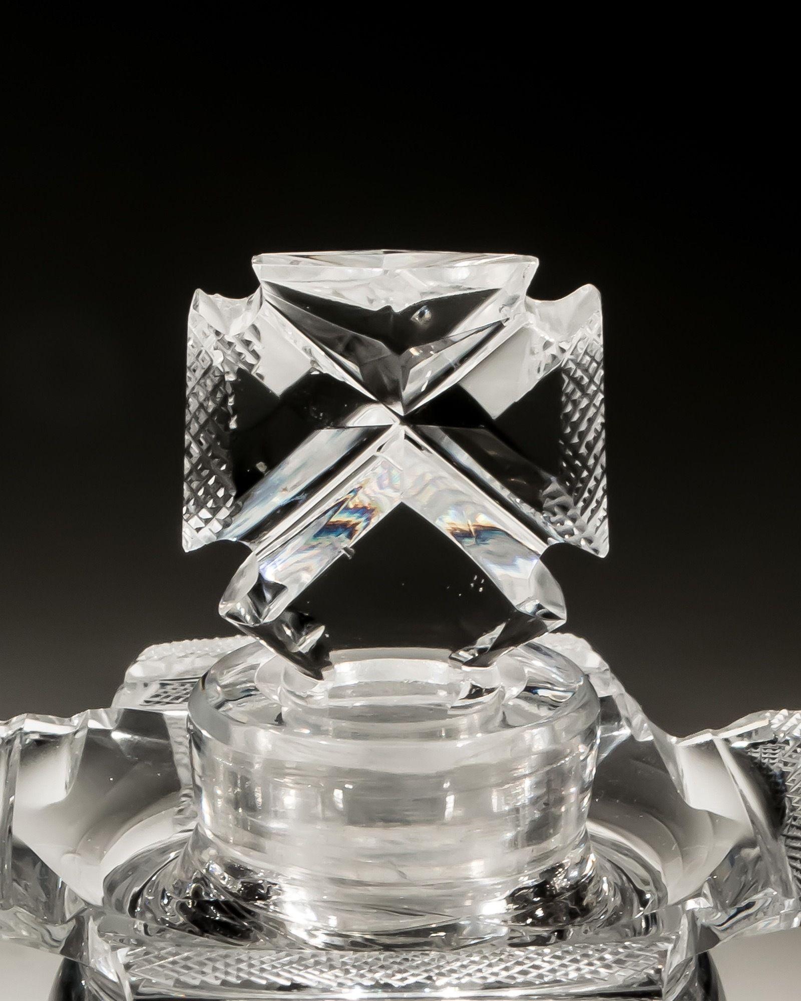 Un rare flacon de parfum de la couronne de la Régence, fabriqué pour le couronnement du roi George IV.